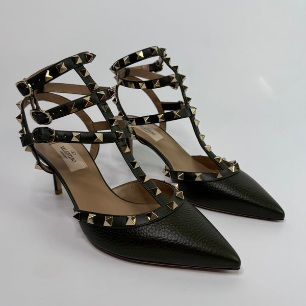 Valentino Garavani Rockstud Pumps (Size 37/UK4)