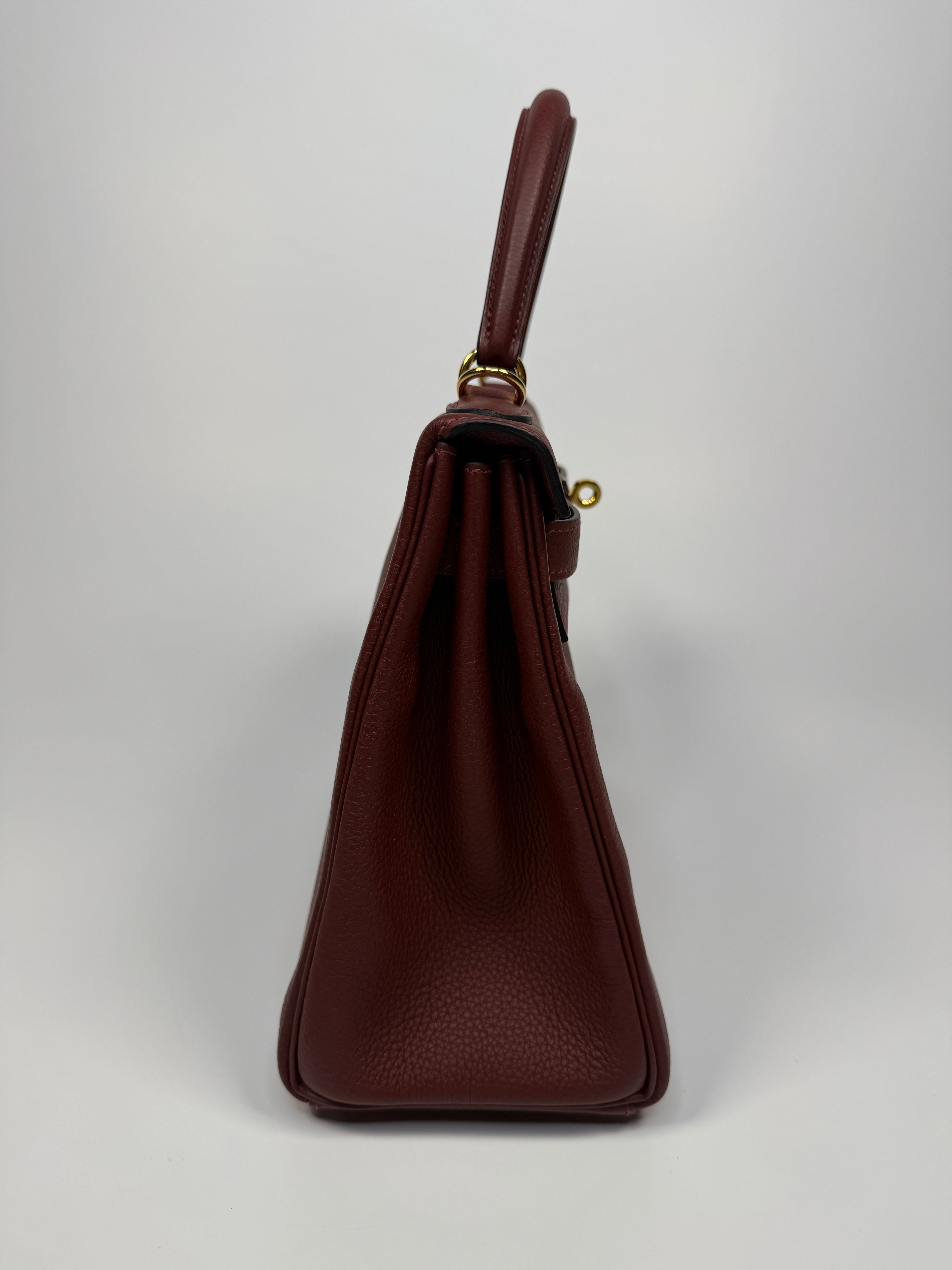 Hermès Kelly 28 In Rouge H Togo Leather With Gold Hardware New and Unused Condition. Authentic and preloved 