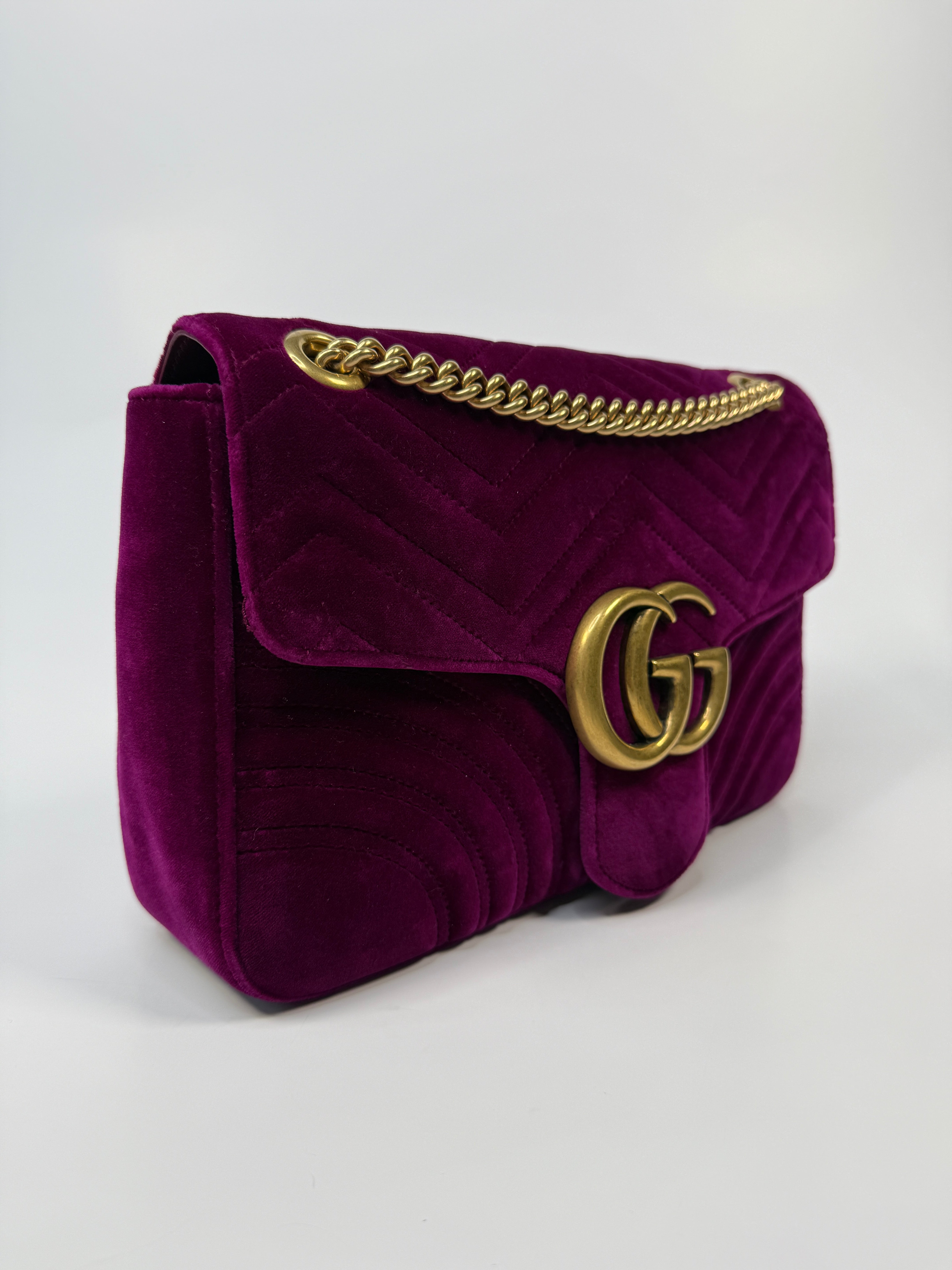 Gucci GG Medium Marmont Shoulder Bag