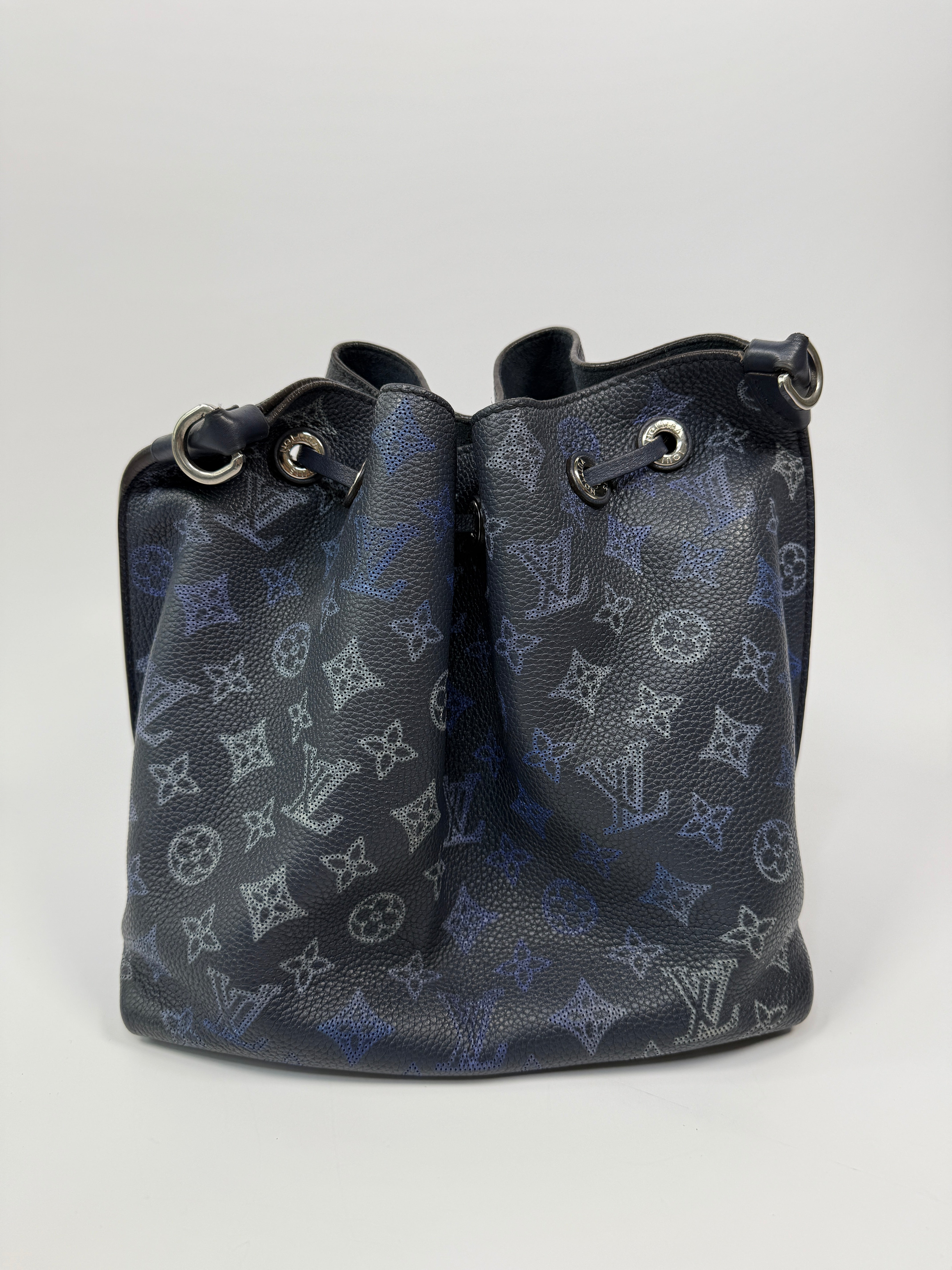 Louis Vuitton Muria Bucket Bag In Mahina Calfskin Leather