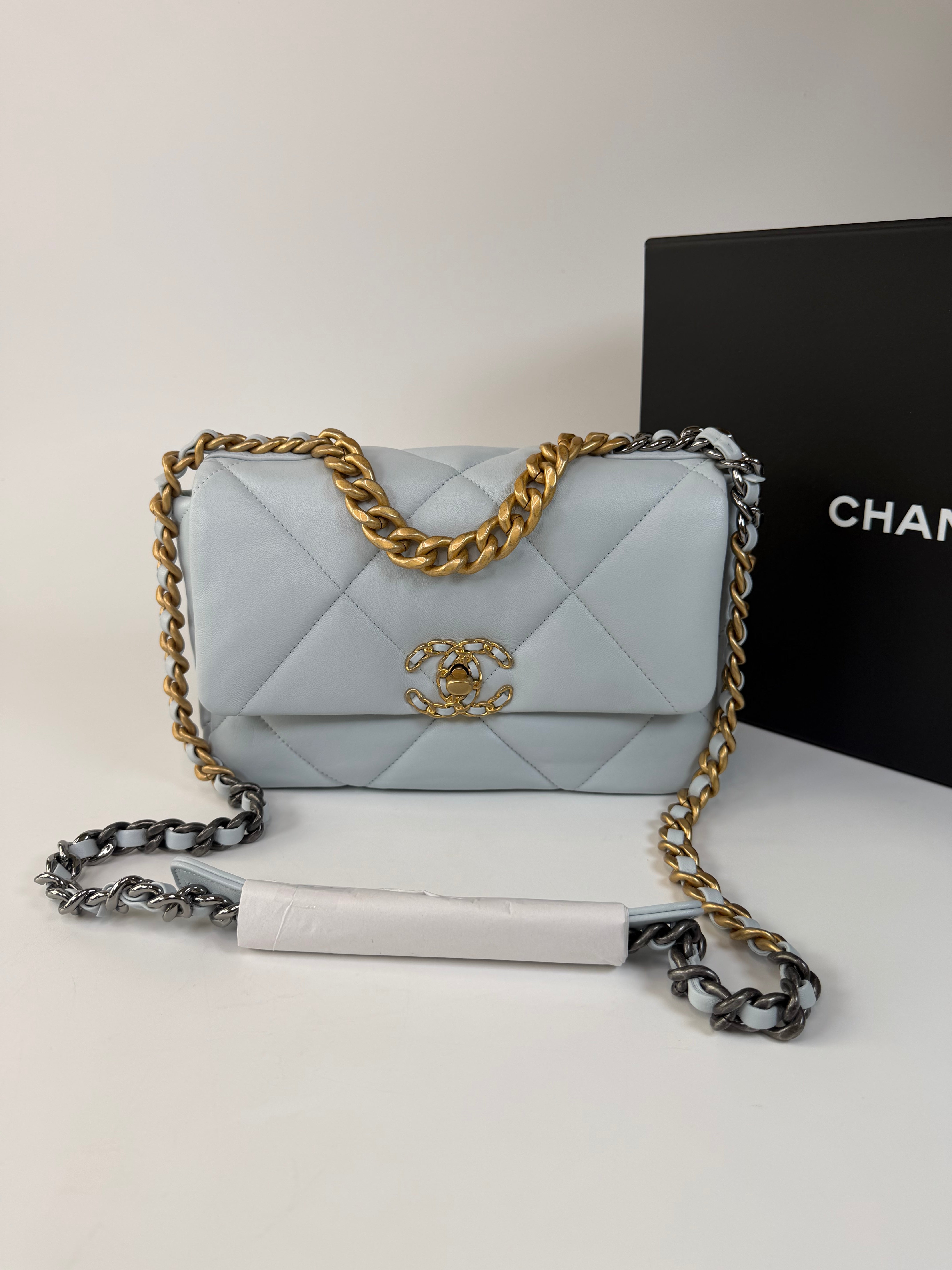 Chanel 19 Small In Blue Lambskin Leather With Mixed Hardware in new and unused condition 100% authentic and preloved