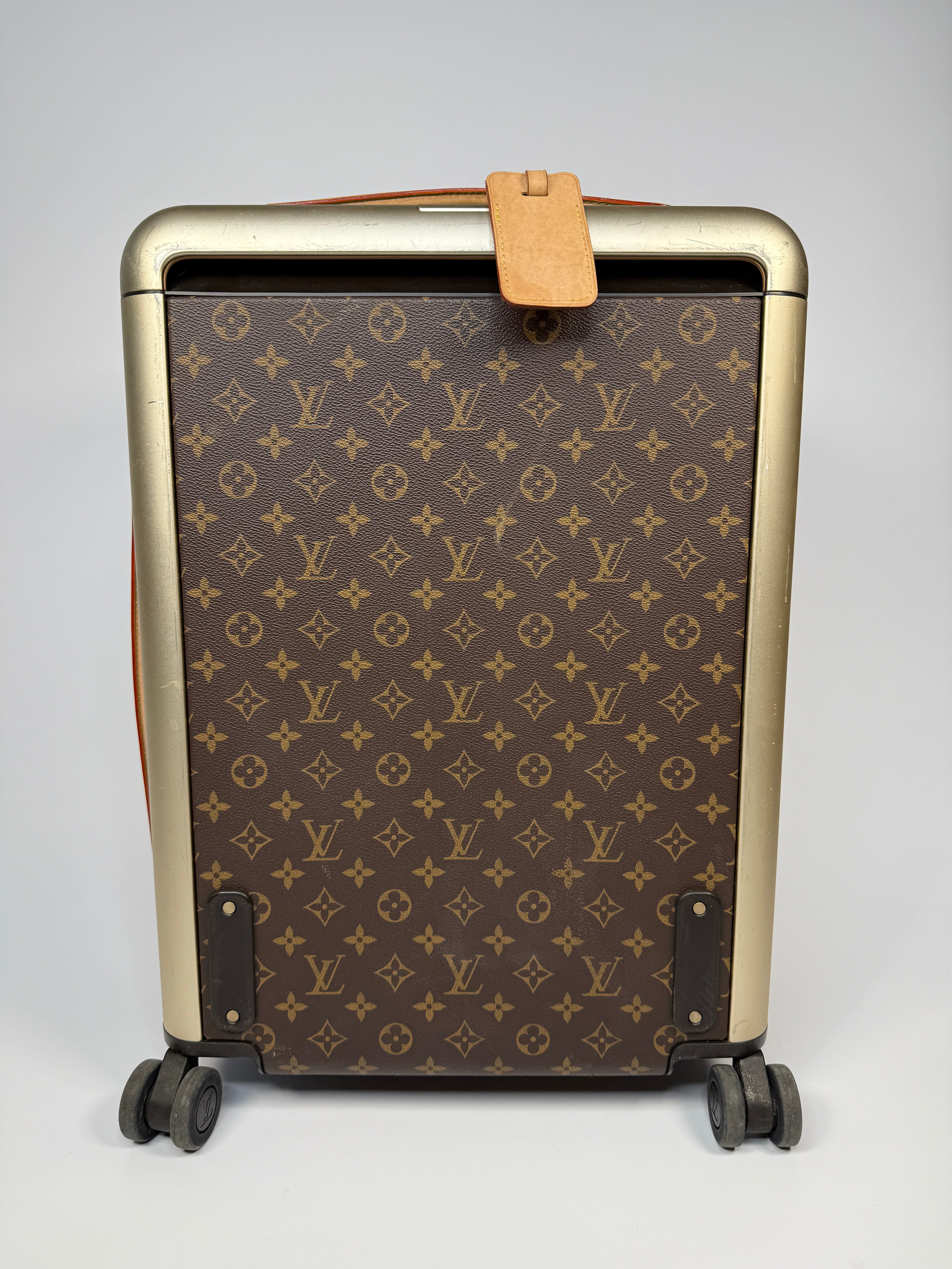 Louis Vuitton 50 Horizon Monogram Suitcase. Prevloved and Authentic In Very Goo Condition 