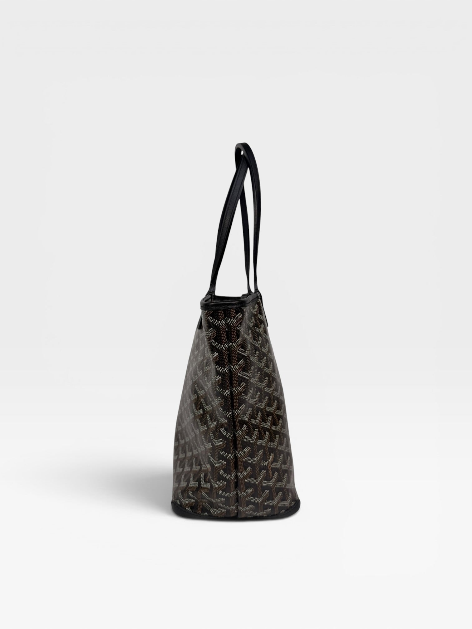 Goyard Artois PM Bag In Black Monogram. Authentic and preloved in very good condition. 100% guarantee