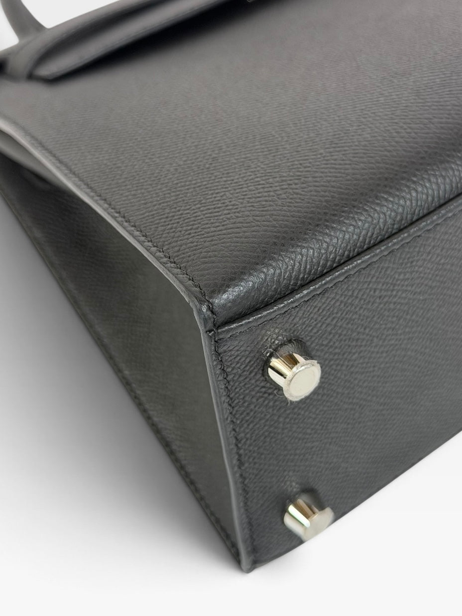 Hermès Kelly 25 In Noir Sellier Epsom Leather With Palladium Hardware.  Authentic and preloved in new/unused condition. 100% guarantee