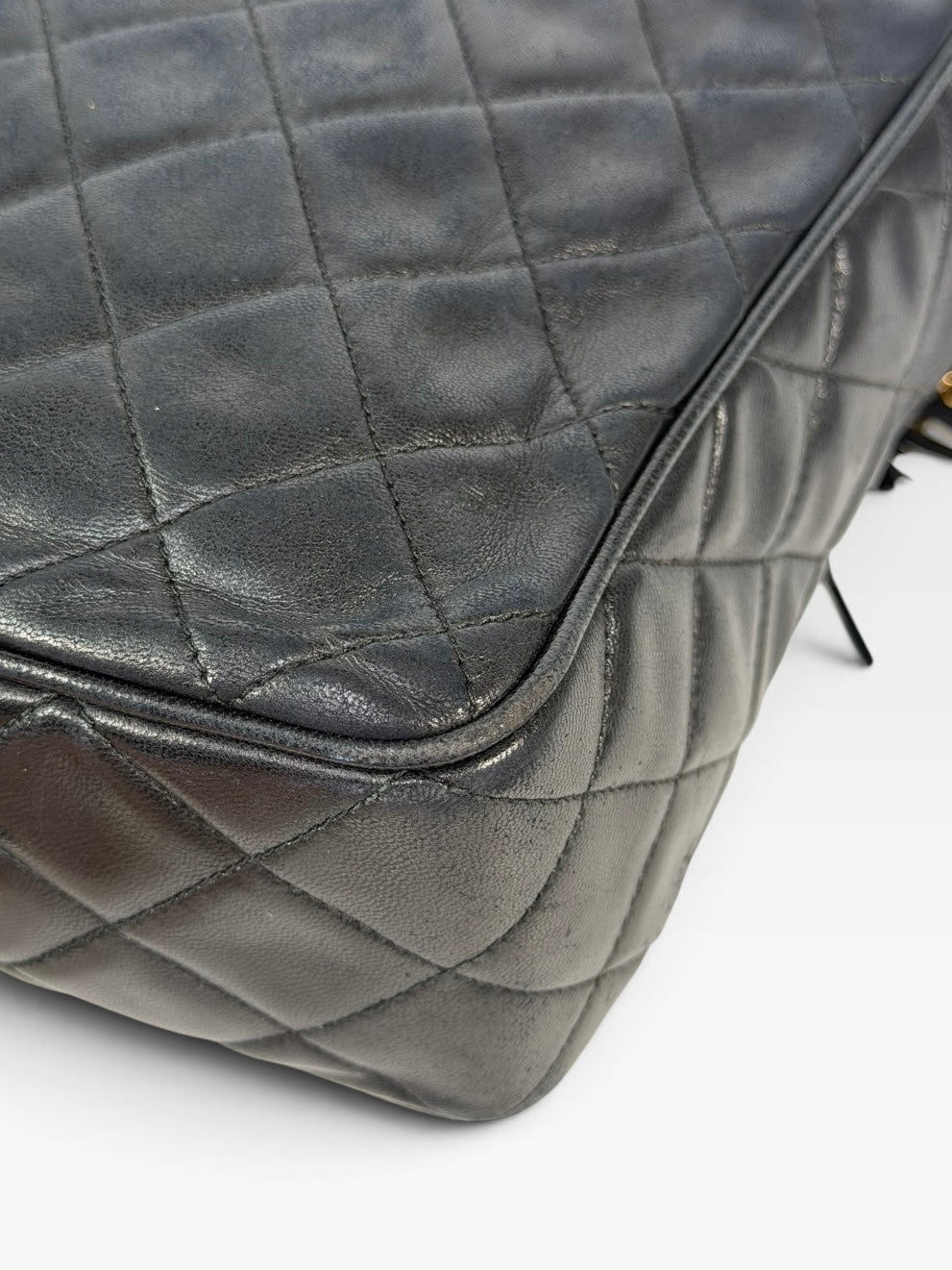 Chanel Vintage Quilted Camera Bag In Black Lambskin With 24kt Gold Hardware 100% authentic and preloved in excellent condition