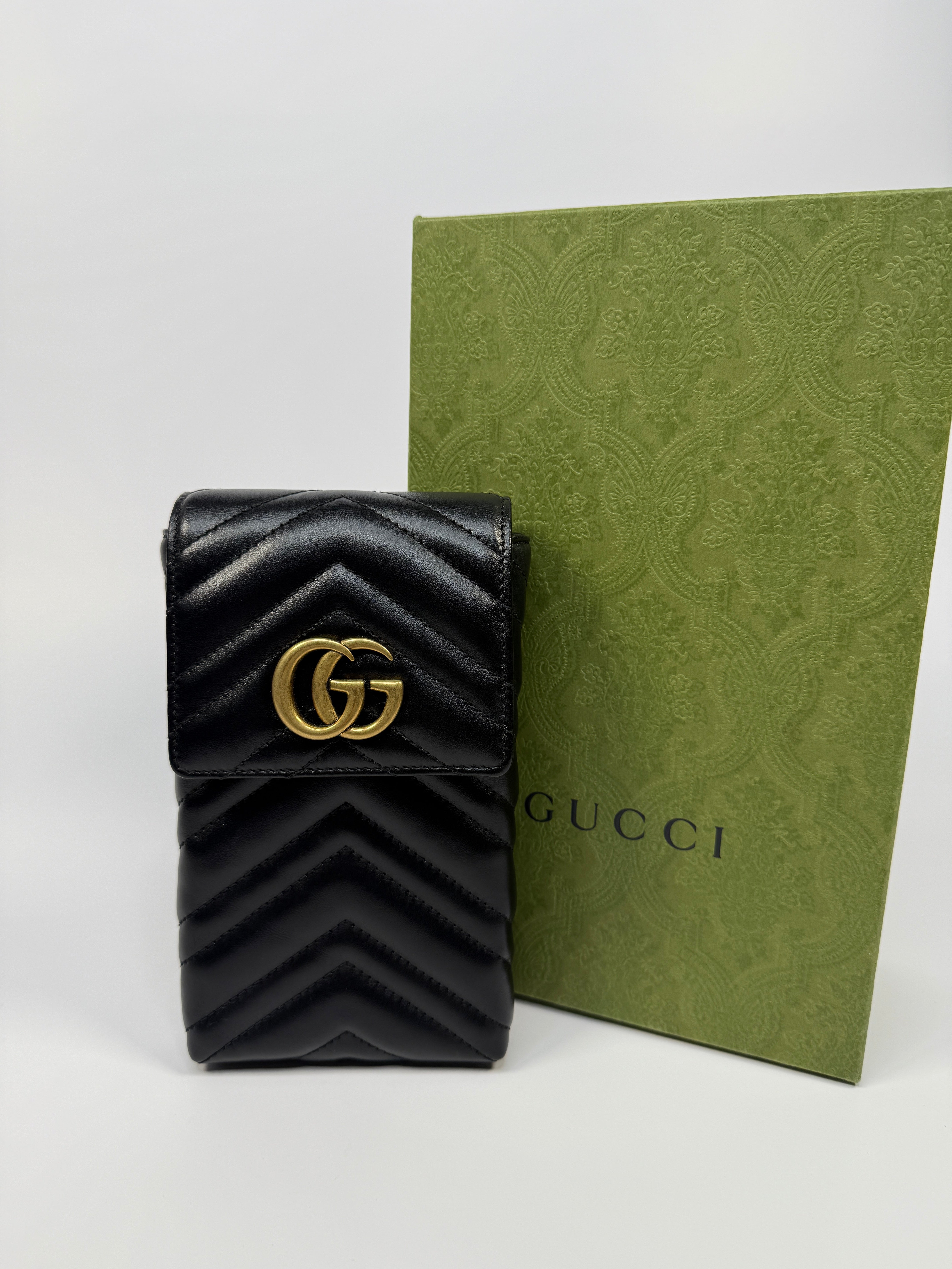 Gucci GG Marmont Matelassé Phone Bag