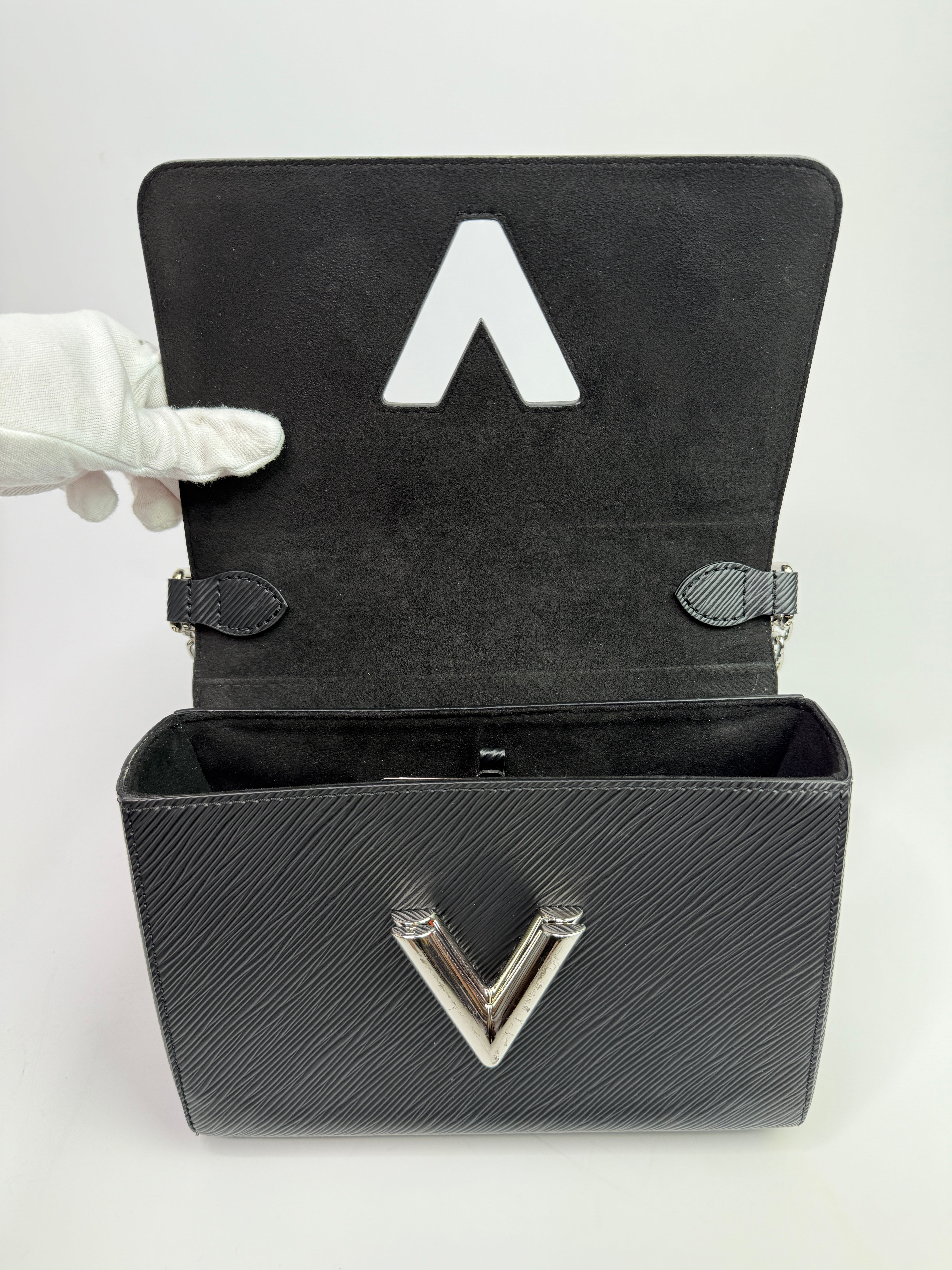 Louis Vuitton Black Epi Leather Twist MM Shoulder Bag