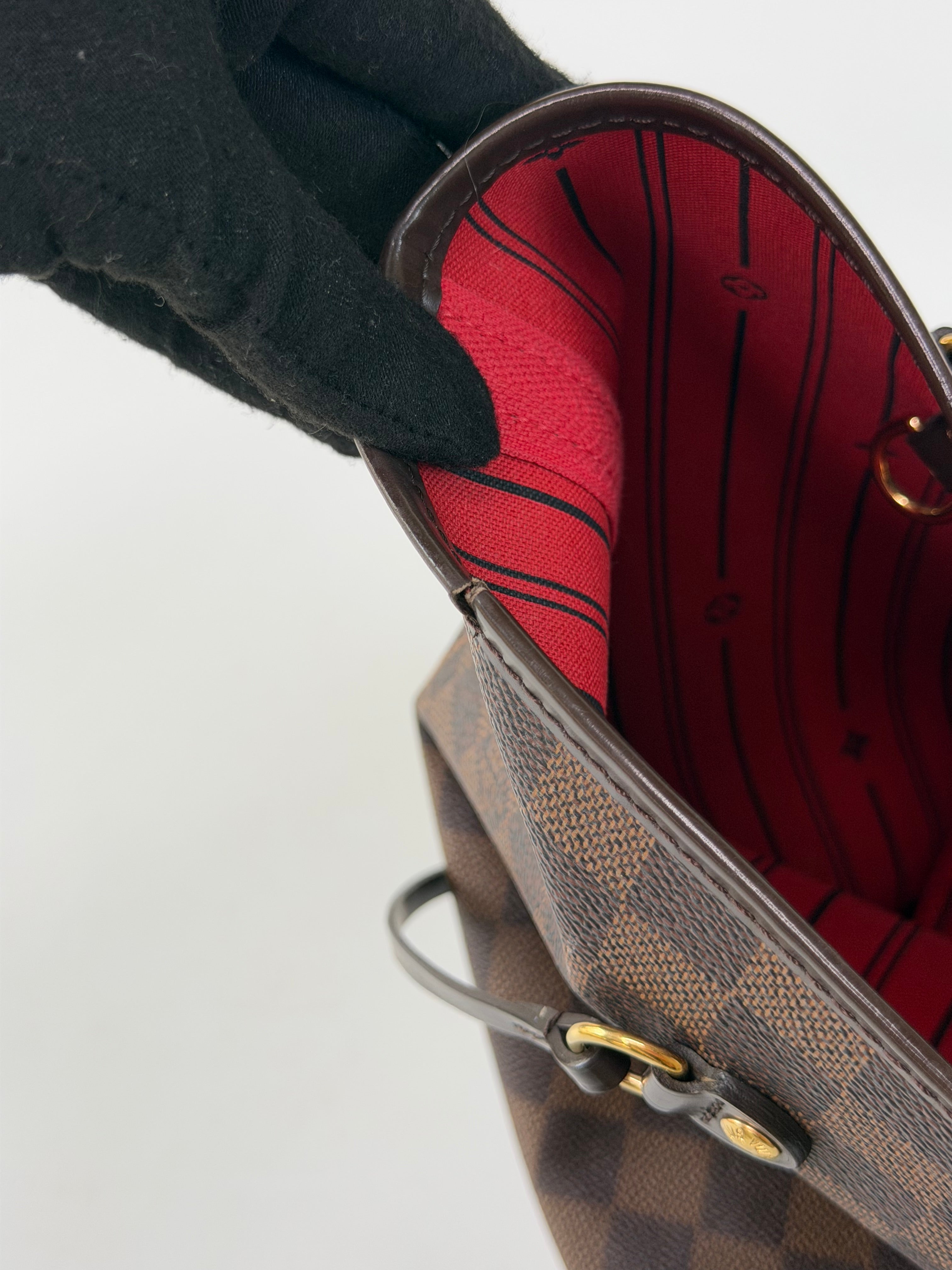 Louis Vuitton Neverfull GM Tote In Damier Ebene Canvas 100% authentic and preloved in excellent condition