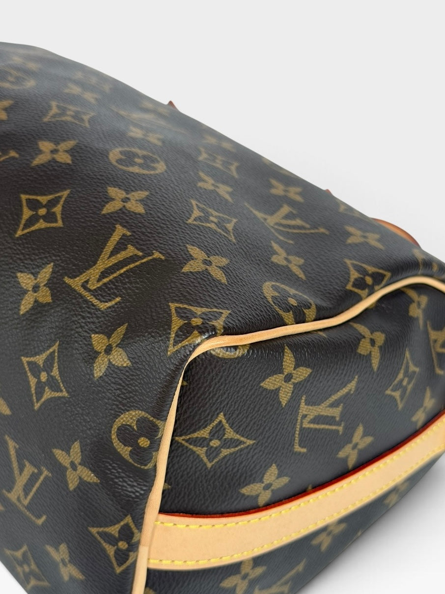 Louis Vuitton Speedy Bandoulière 25 In Monogram Canvas With Gold Hardware. Authentic and preloved in excellent condition. 100% guarantee