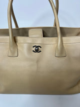 chanel cream leather tote bag