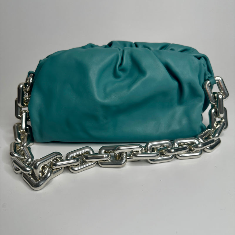 bottega veneta leather chain pouch shoulder bag