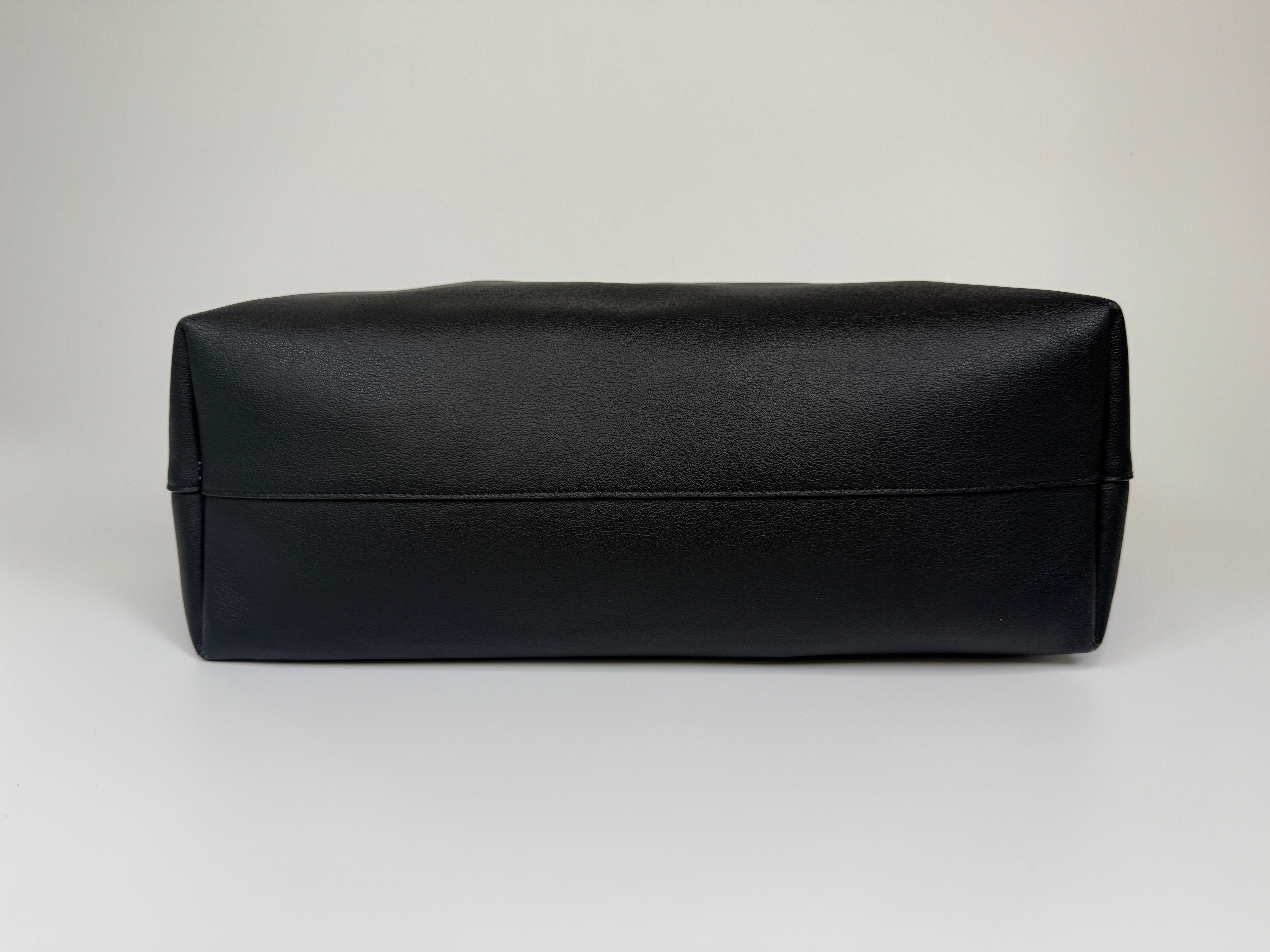 aAuthentic and preloved Saint Laurent Shopping Tote In Black Leather. 100%  Authenticity guarantee 