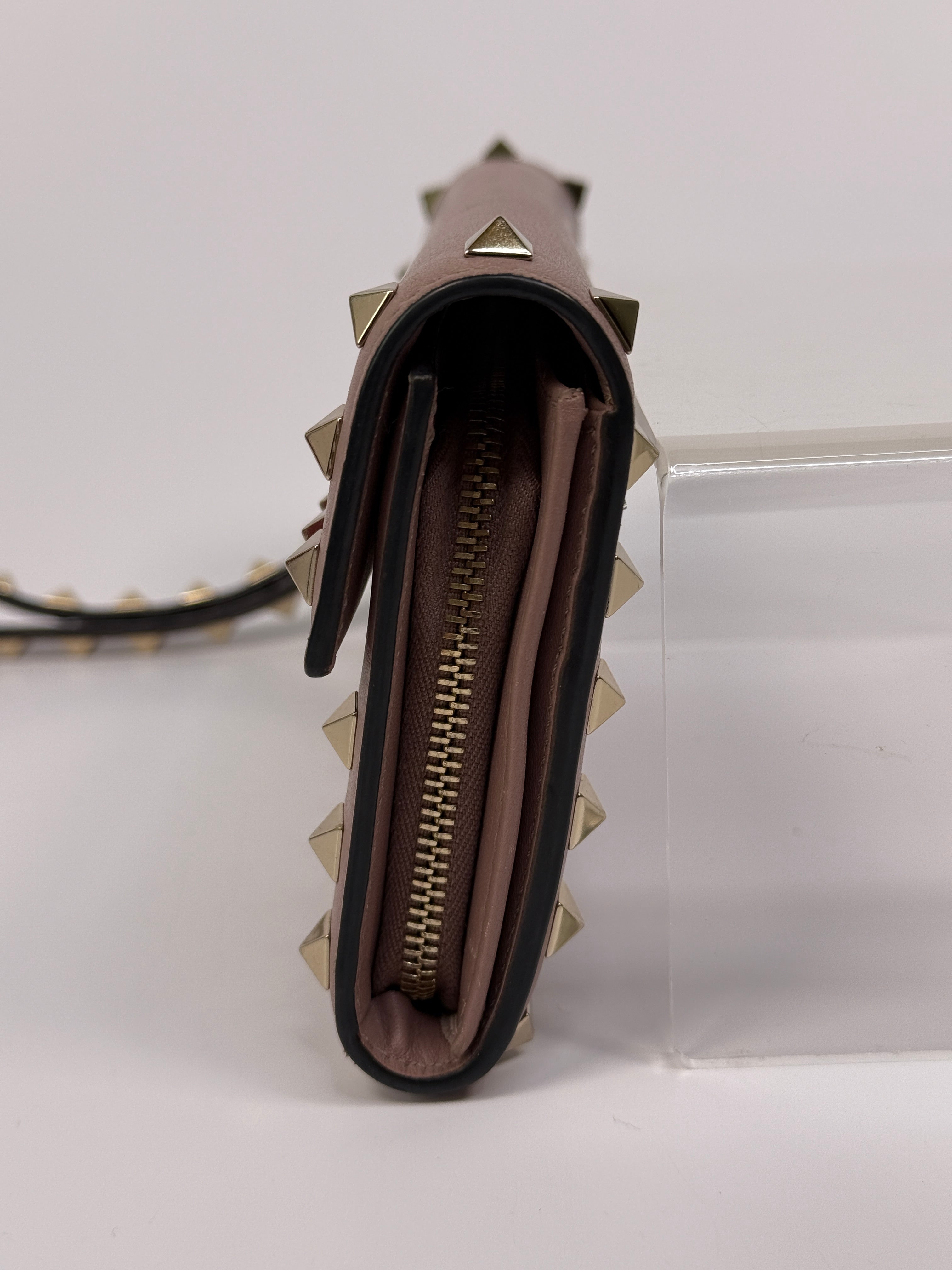 Valentino Garavani Poudre Rockstud Long Wallet