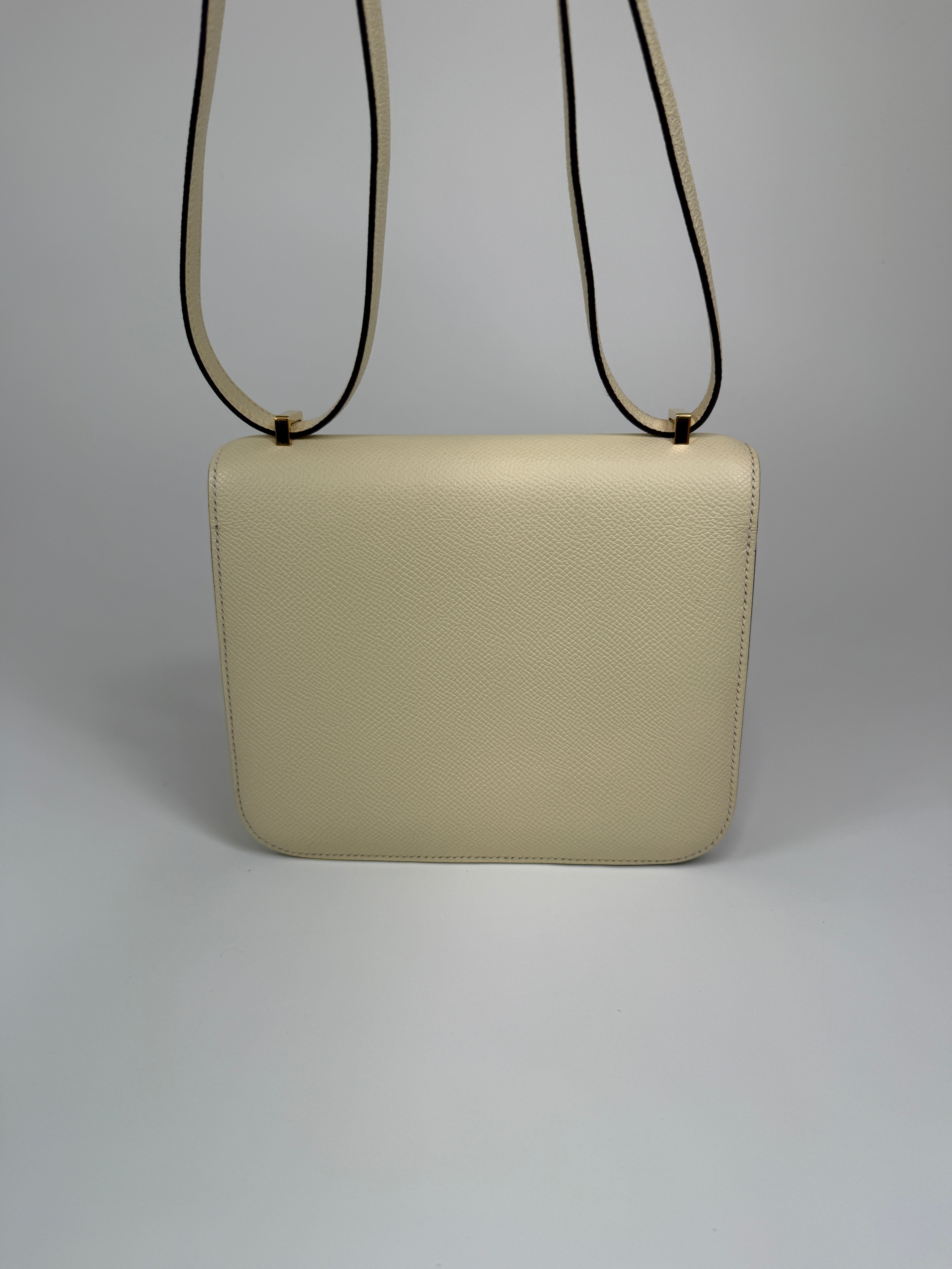 Hermès Constance 18 In Nata Epsom Leather With Gold Hardware. Authentic and preloved in excellent condition. 100% Authenticity guarantee 