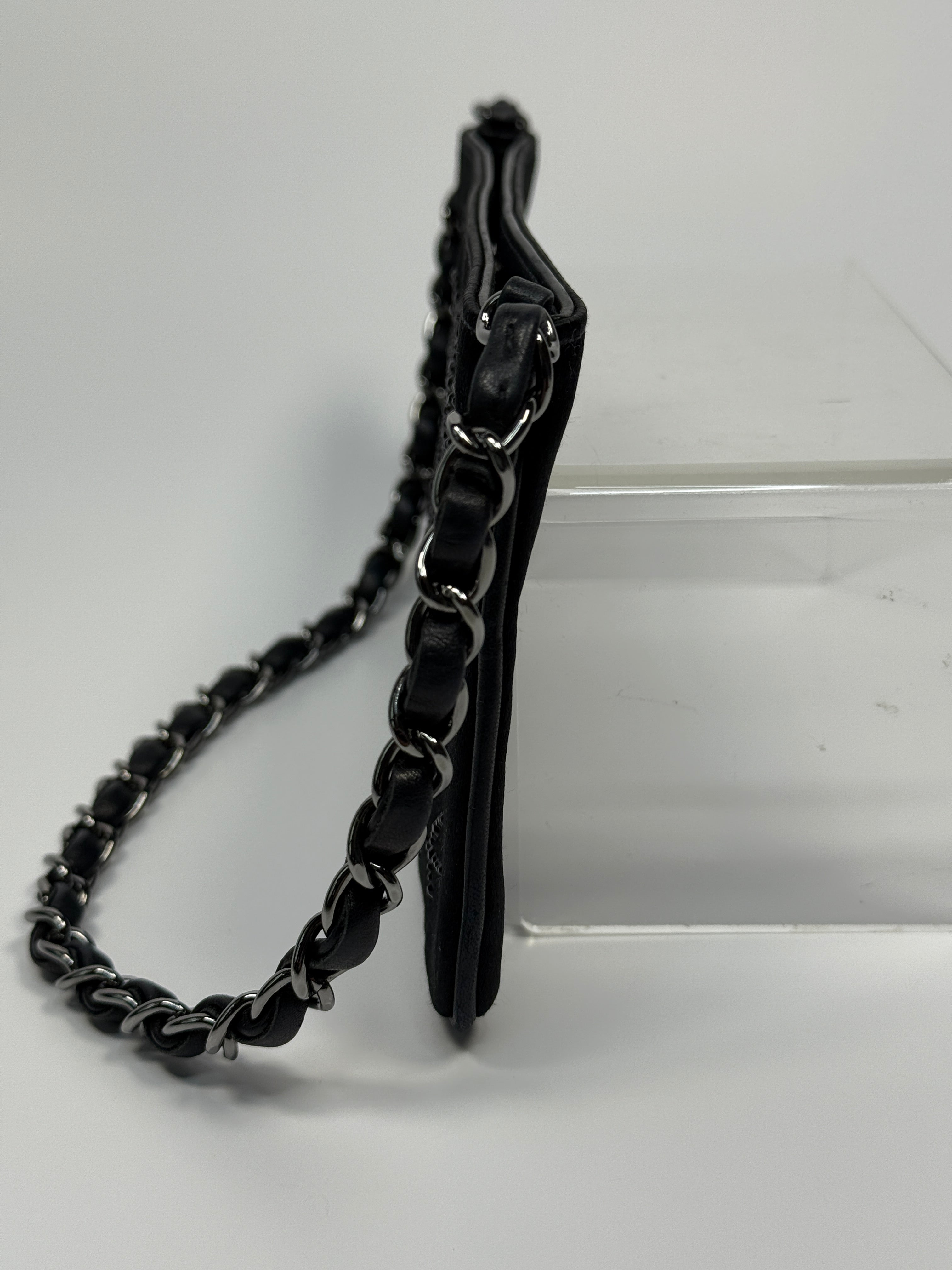 Chanel Satin Crystal Camellia Evening Bag
Pre Loved & Authentic 