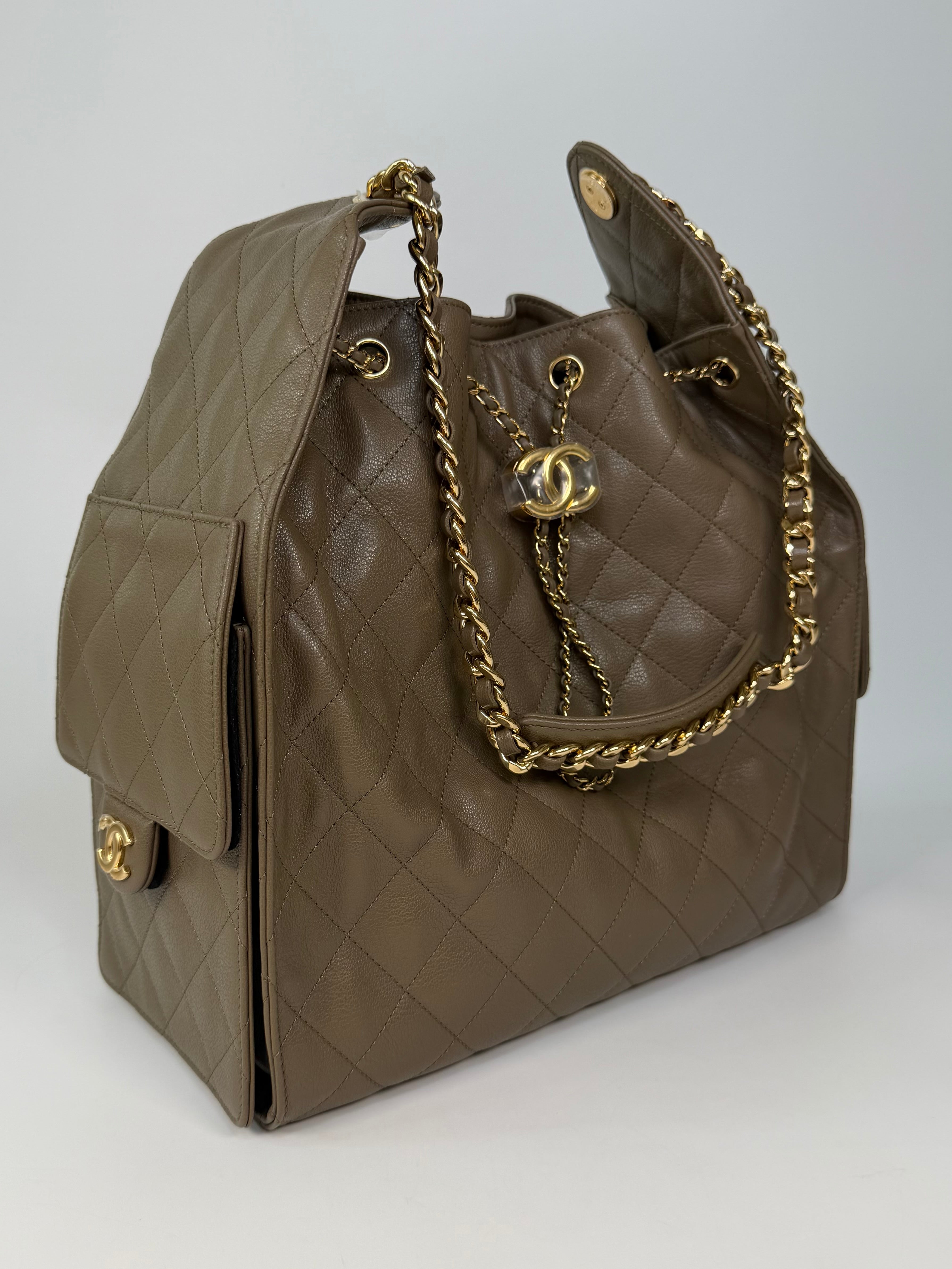 Chanel 25 Medium In Khaki Grained Calfskin With Gold Hardware