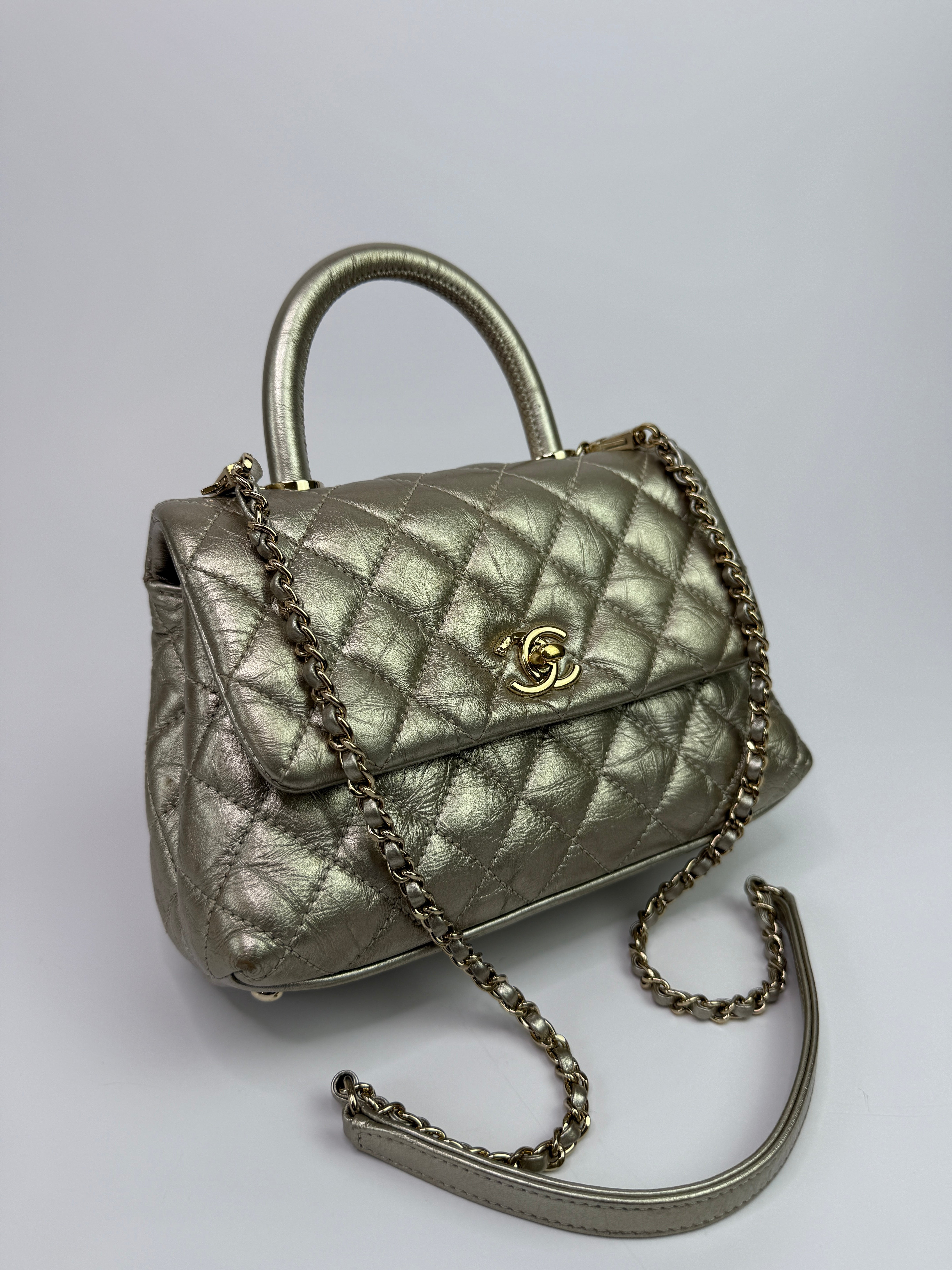 Chanel Small Coco In Gold Crumpled Calfskin With Gold Hardware
Pre Loved & Authentic 