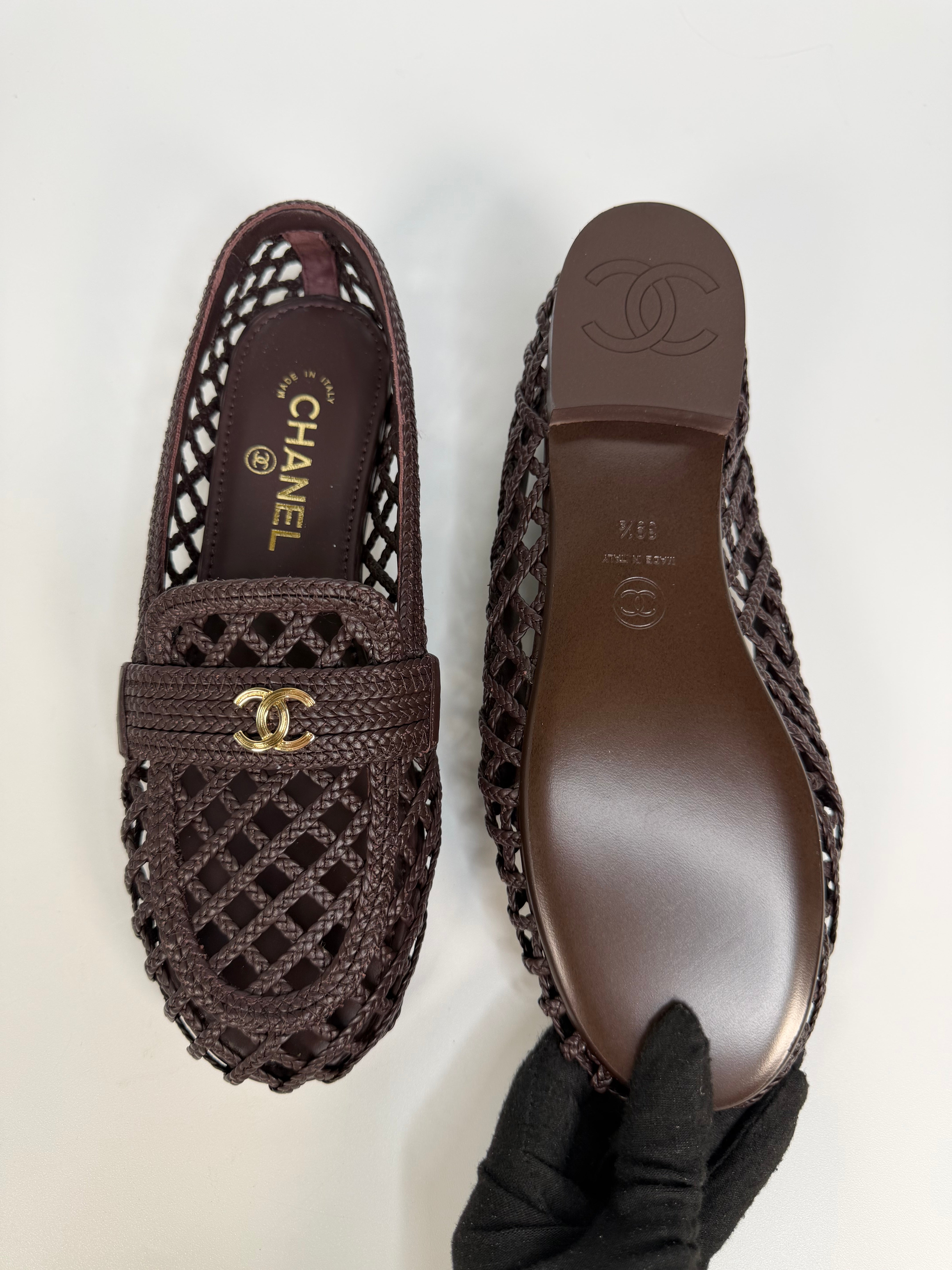 Chanel Loafers In Brown Lambskin Spring/Summer 26 Collection (Size 39.5 / UK6.5). Authentic and preloved in excellent condition
