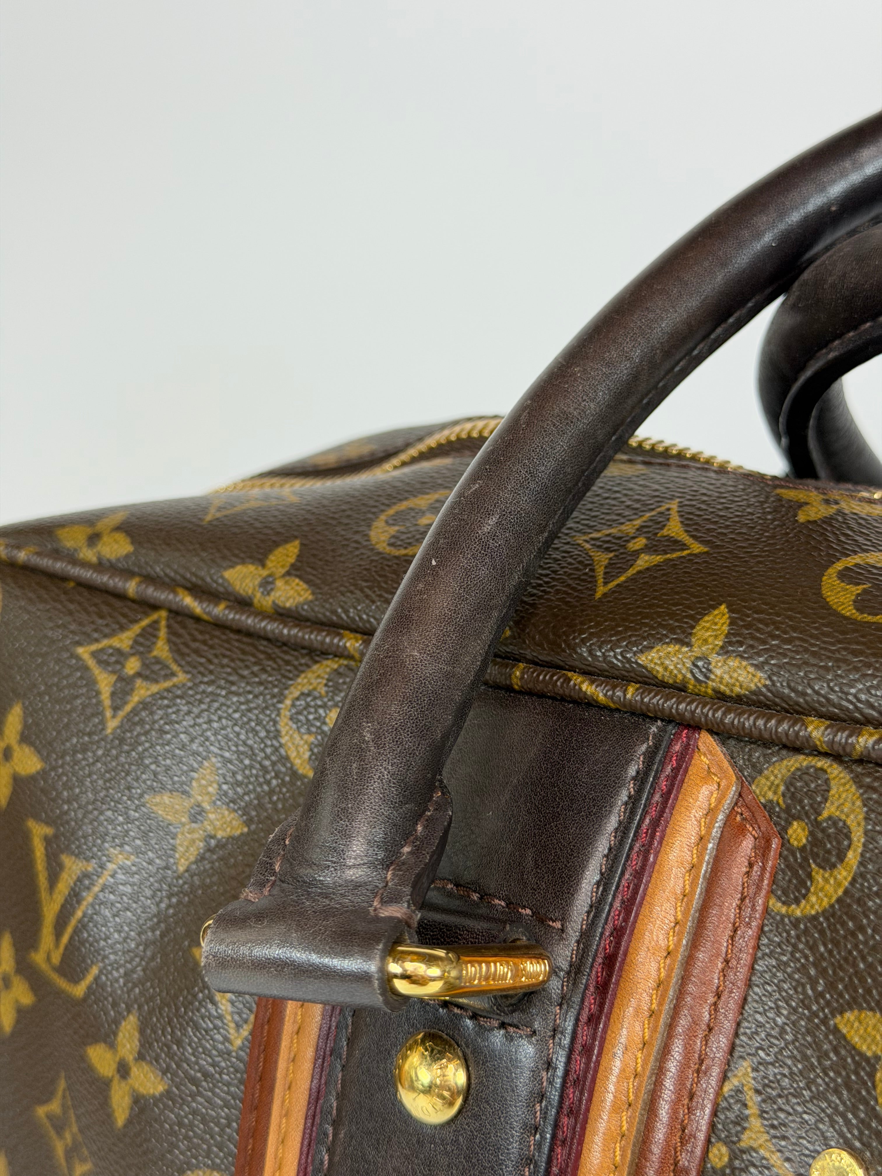 Louis Vuitton Poche Document Portfolio In Monogram Gold Hardware. Authentic and preloved in excellent condition. Verified by Luxe Cheshire. Insured next day delivery