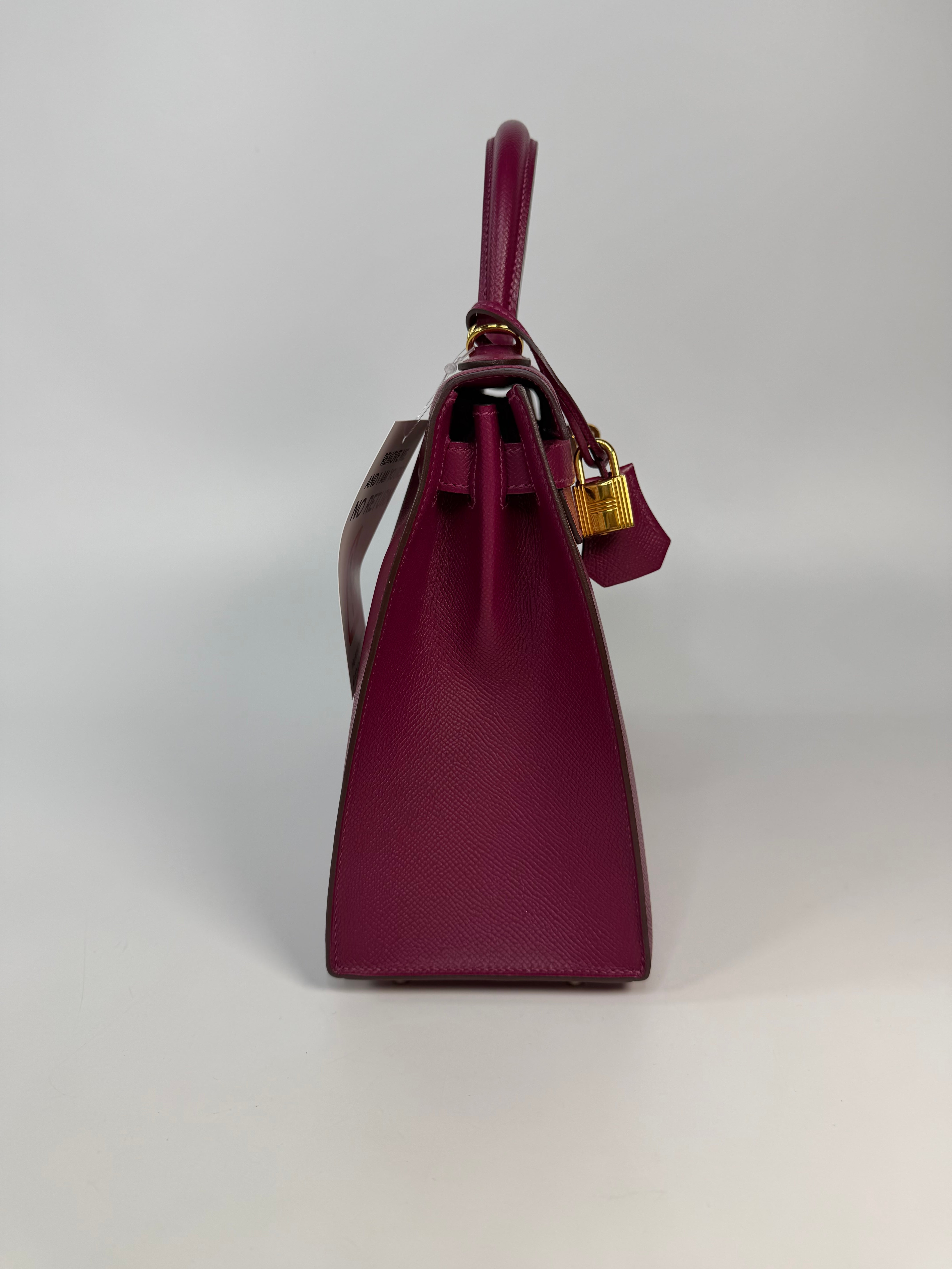 Hermès Kelly 28 In Tosca Epsom Leather With Gold Hardware 100% authentic and preloved in excellent condition