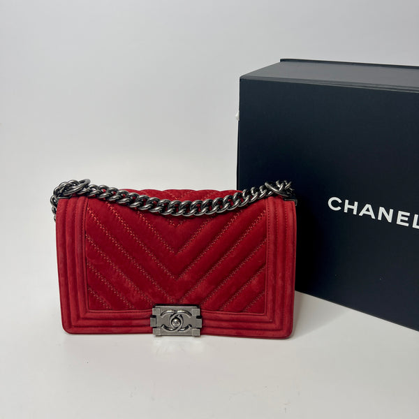 Chanel Boy Bag Medium In Red Suede