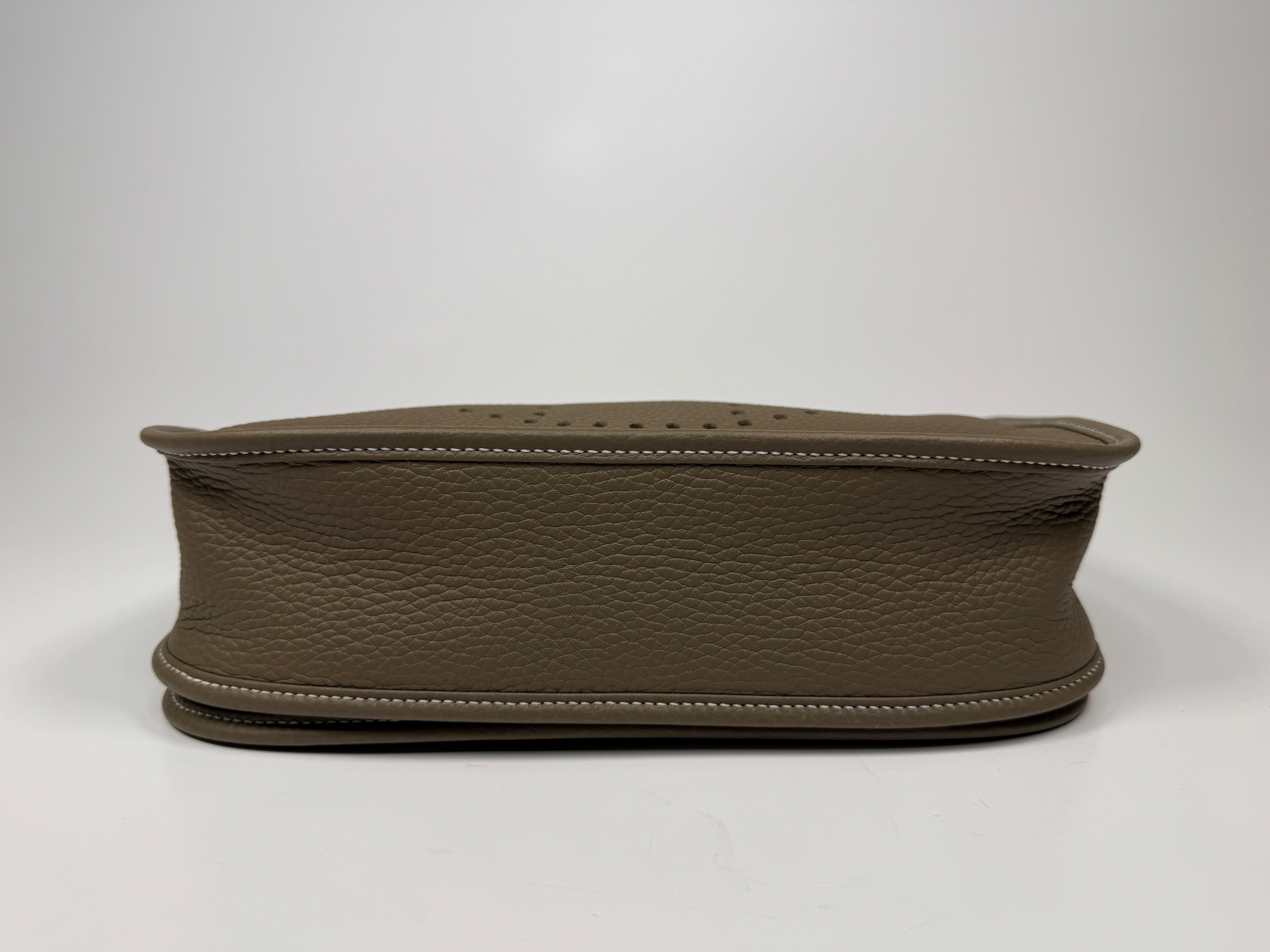 Hermès Evelyne 29 In Etoupe Clemence Leather With Palladium Hardware. New condition. Authentic and preloved 