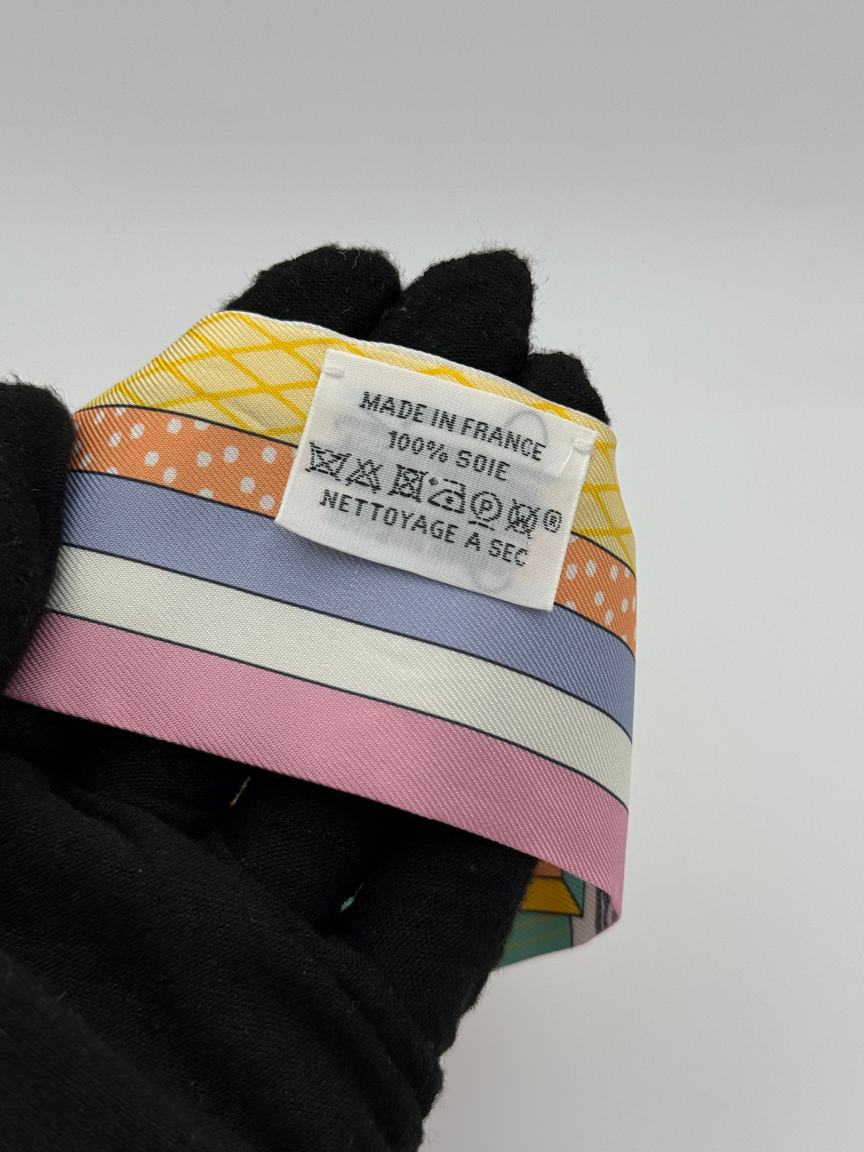 Authentic and preloved Hermes Twilly 