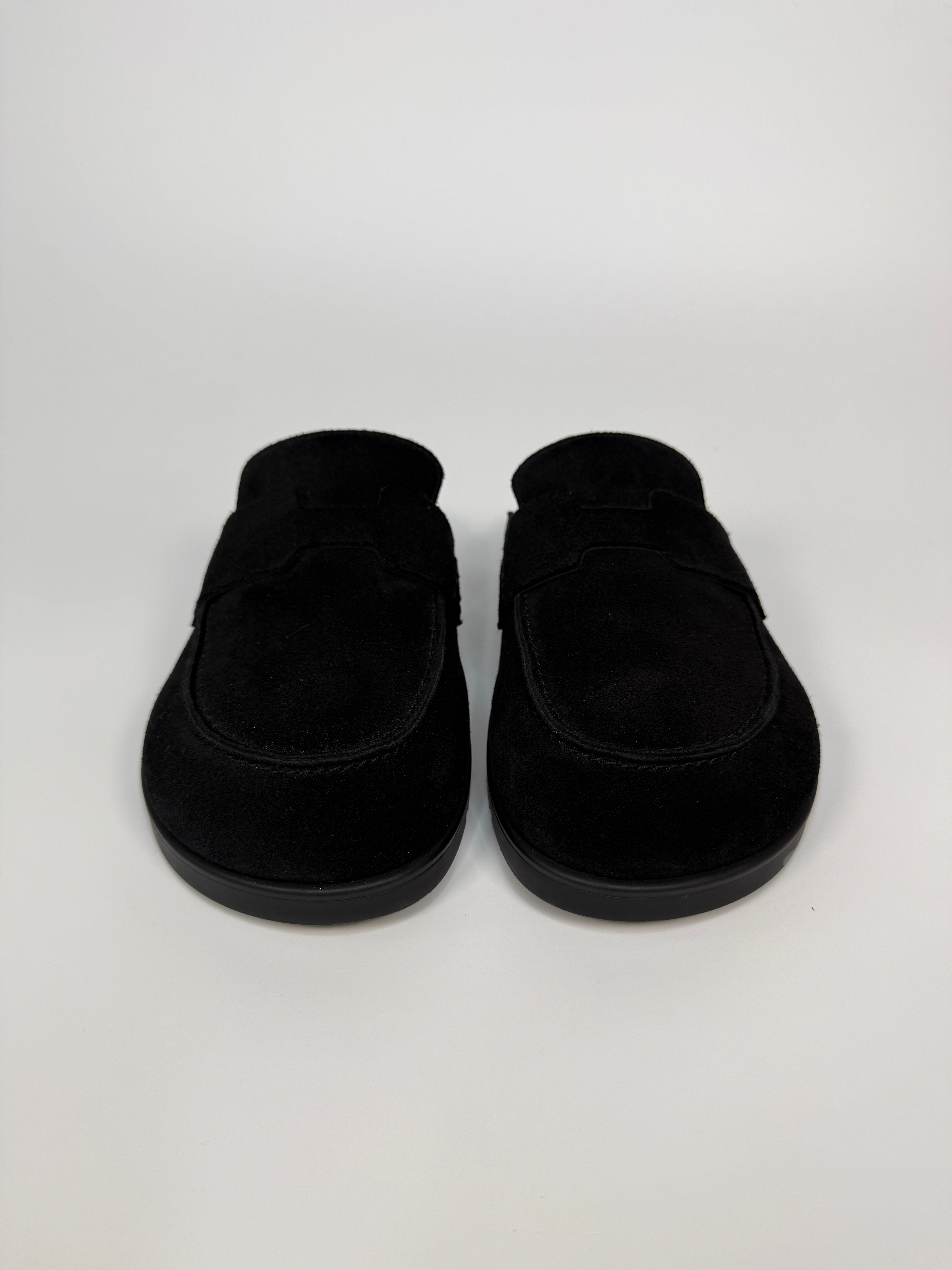 Authentic and preloved Hermès Go Mules In Black  (EU38/ UK5) Excellent condition. Verified by Luxe Cheshire