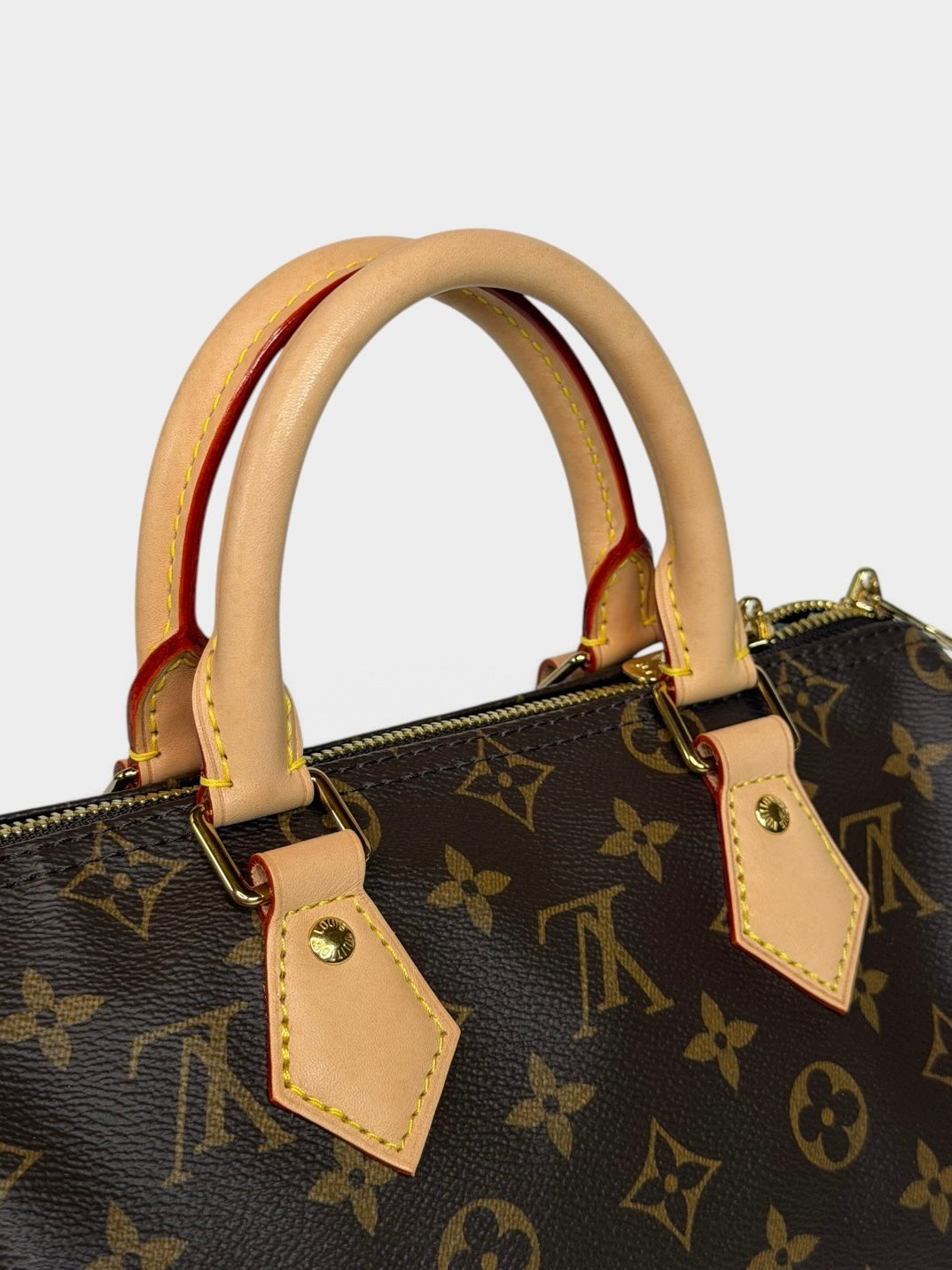 Louis Vuitton Speedy Bandoulière 25 In Monogram Canvas With Gold Hardware. Authentic and preloved in excellent condition. 100% guarantee