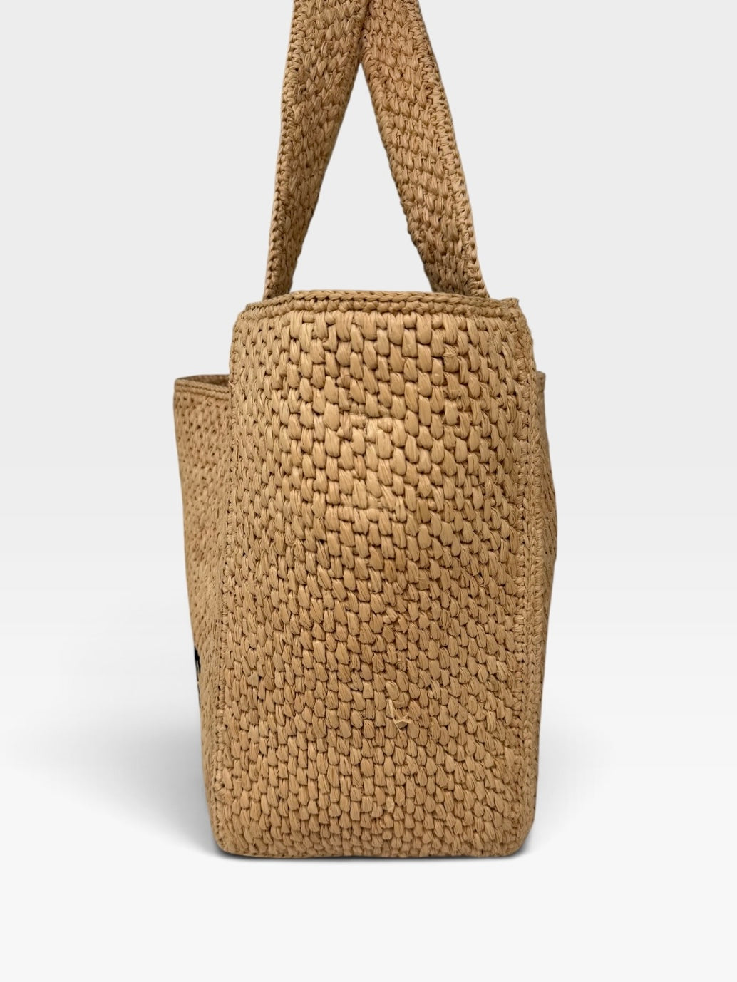 Loewe Medium Font Tote In Natural Raffia With Gold Hardware. Authentic and preloved in excellent condition. Insured next day delivery. Verified by Luxe Cheshire
