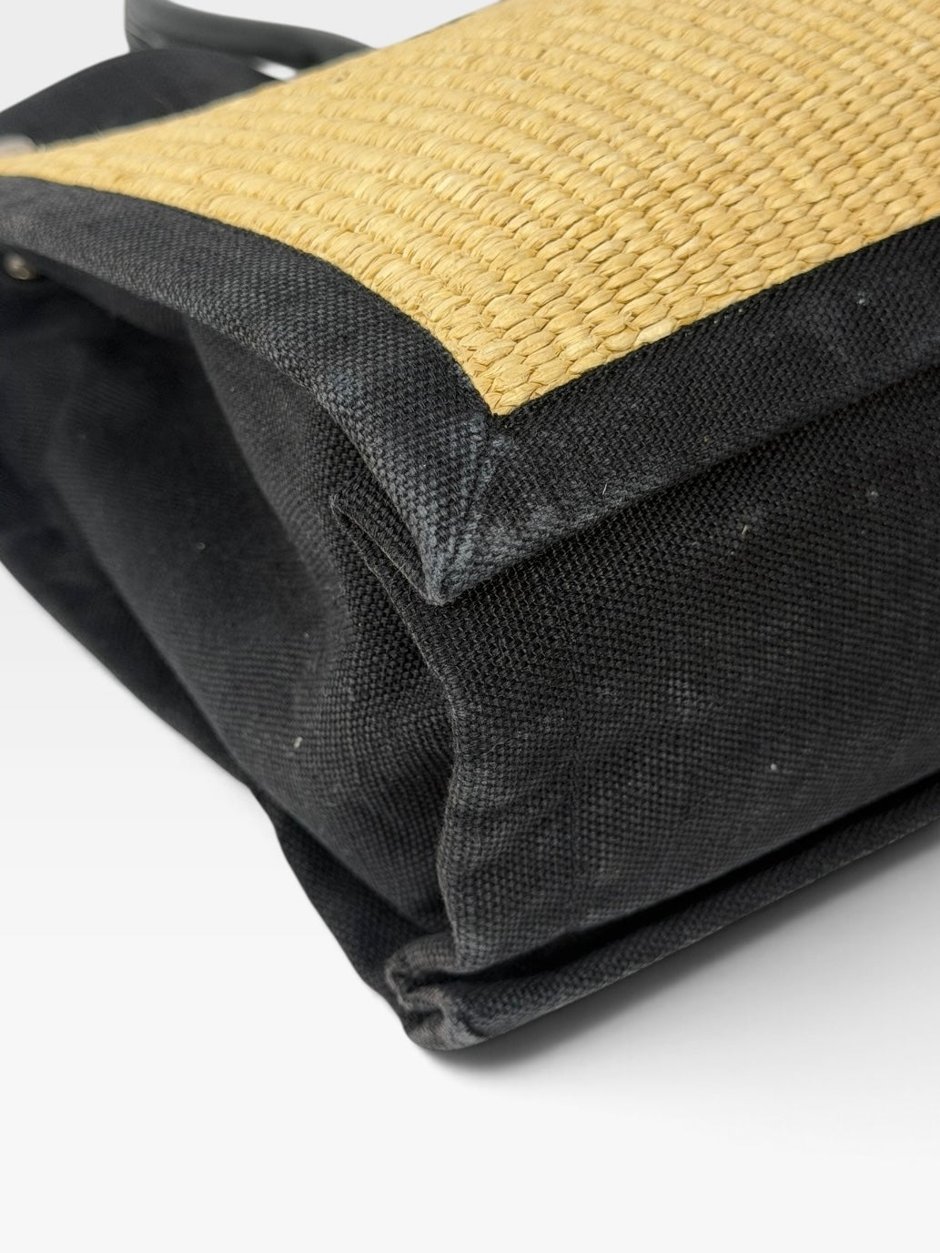 Saint Laurent Rive Gauche Tote In Natural and Black Raffia. 100% authentic and preloved in excellent condition