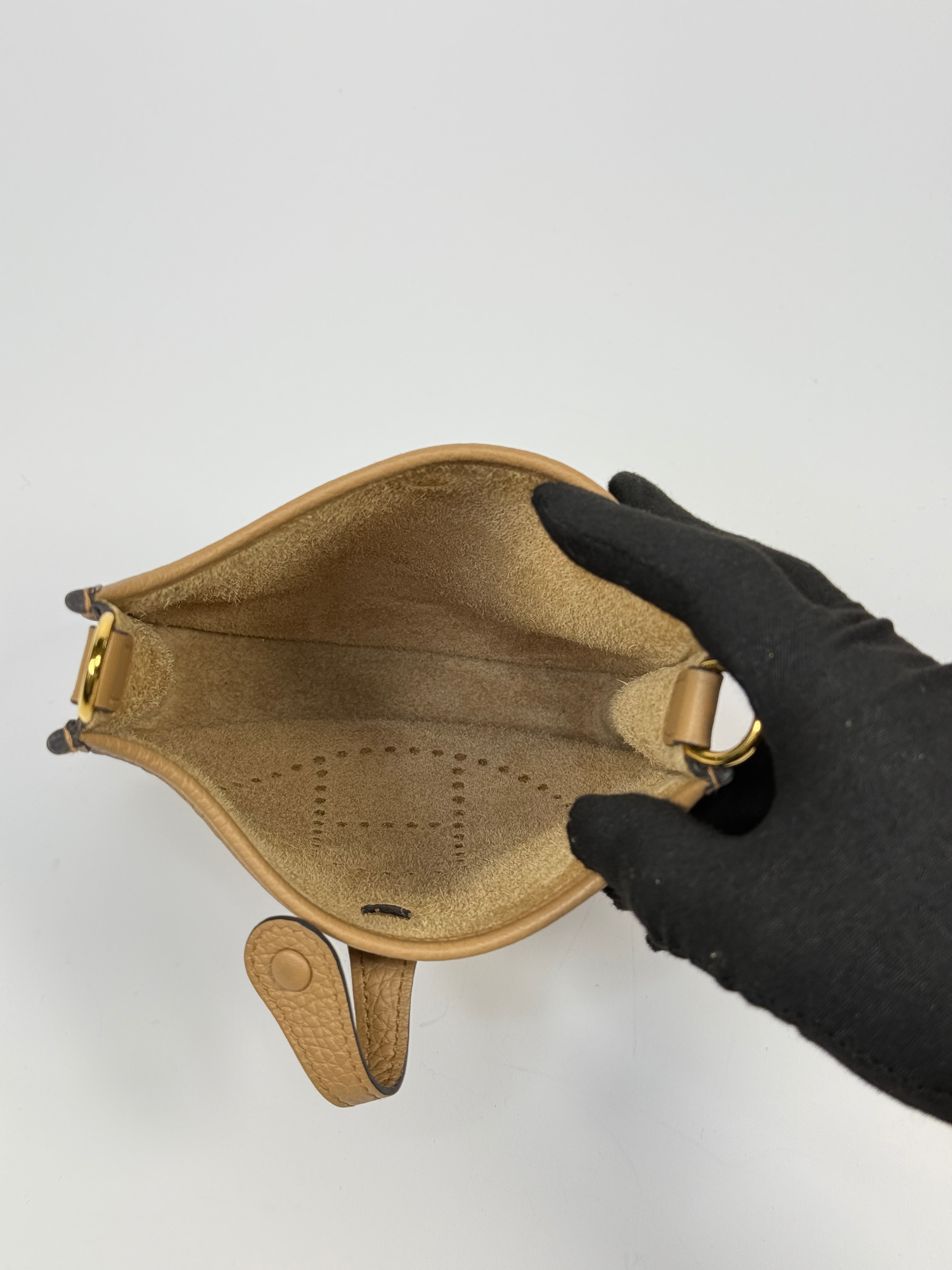 Hermès Evelyne TPM In Chai Clemence Leather With Gold Hardware. Authentic and preloved in excellent condition.