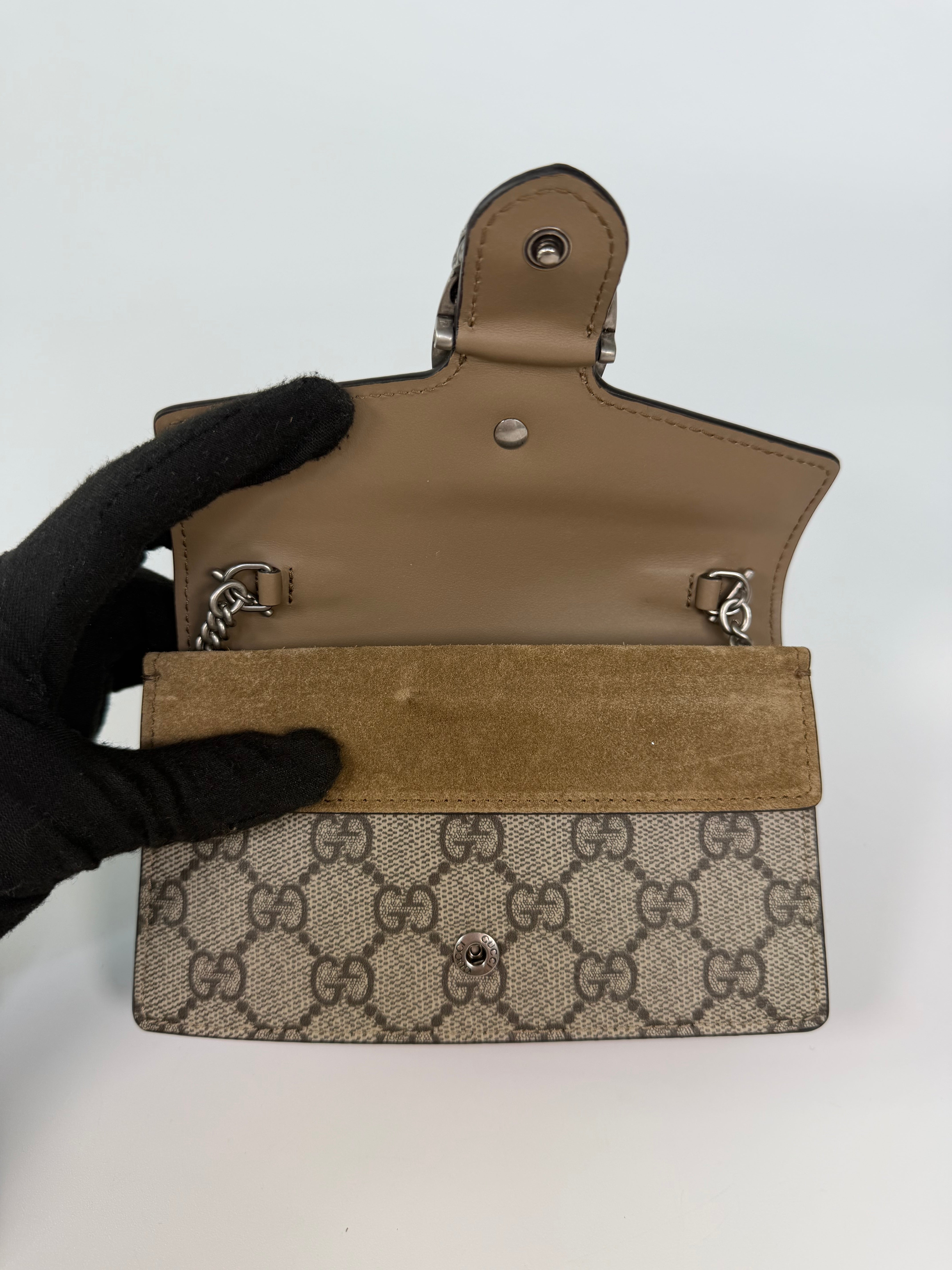 Gucci Super Mini GG Dionysus Canvas Wallet On Chain. Authentic an d preloved in excellent condition. Verified by Luxe Cheshire. 100% guarantee