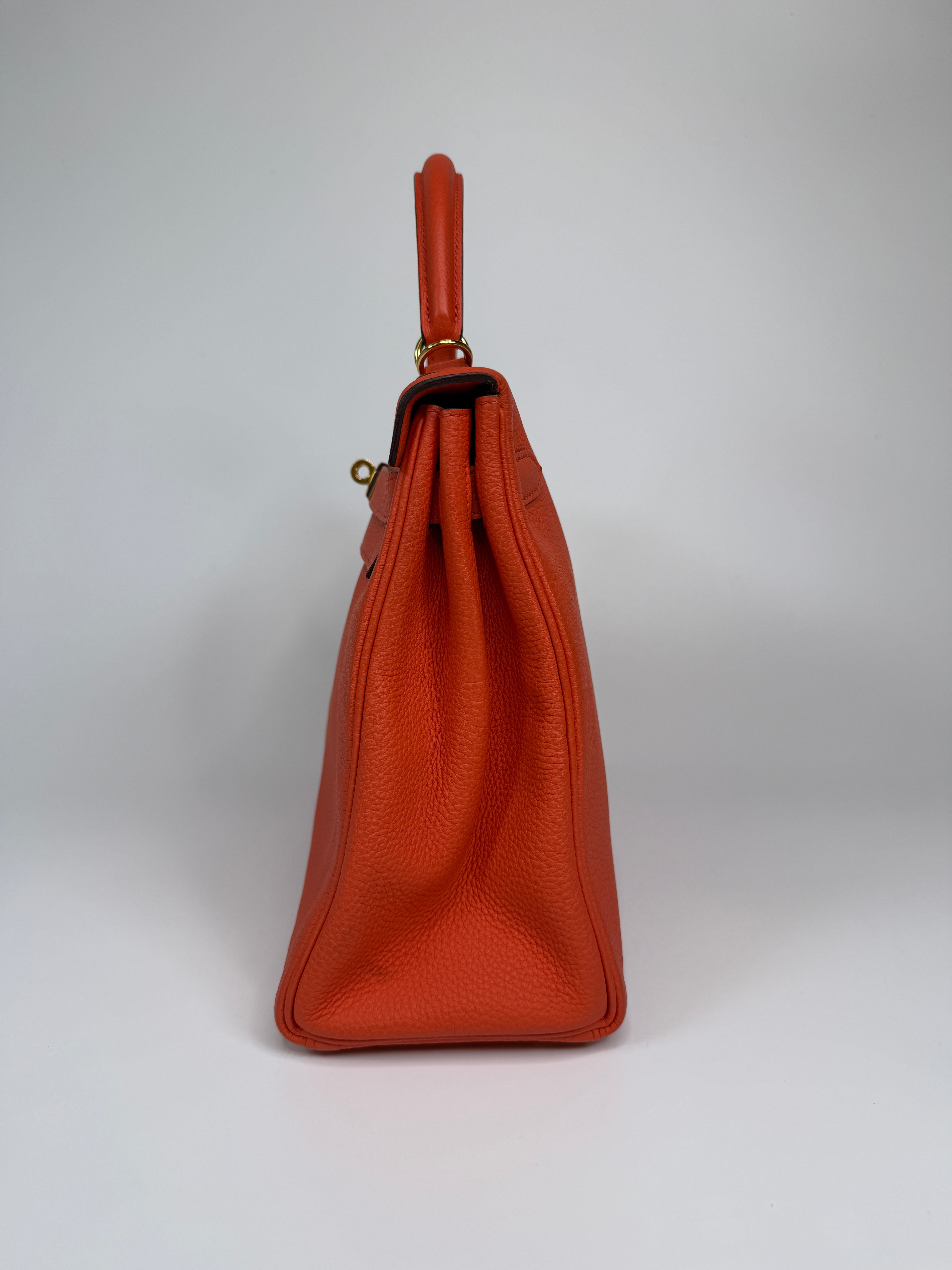 Authentic and preloved Hermès Kelly 28 In Cappucine Togo Leather Gold Hardware. Very Good Condition. 100% Authenticity guarantee 