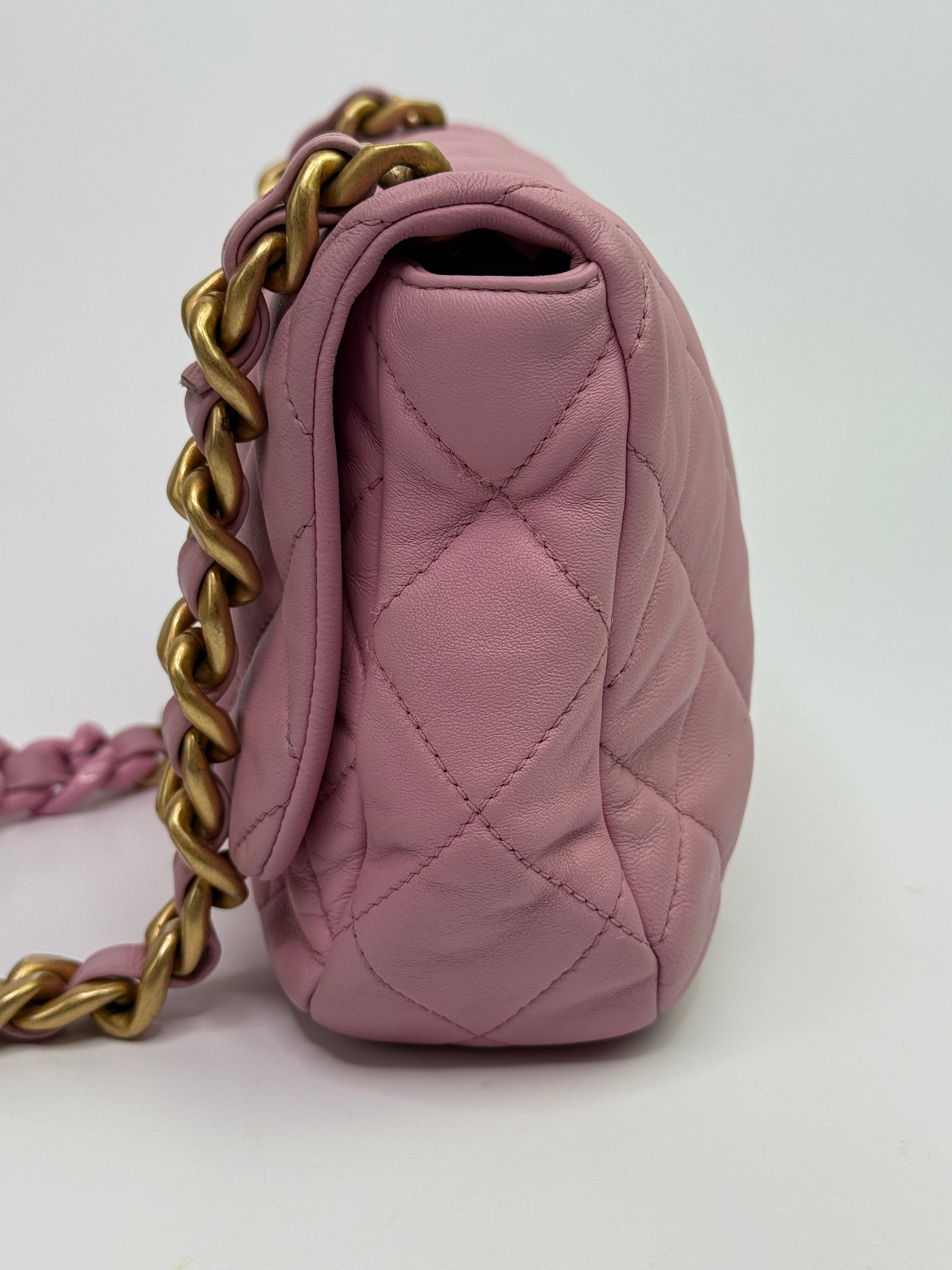 Chanel Pink Lacquered Flap Bag With Gold Hardware
Pre Loved & Authentic 