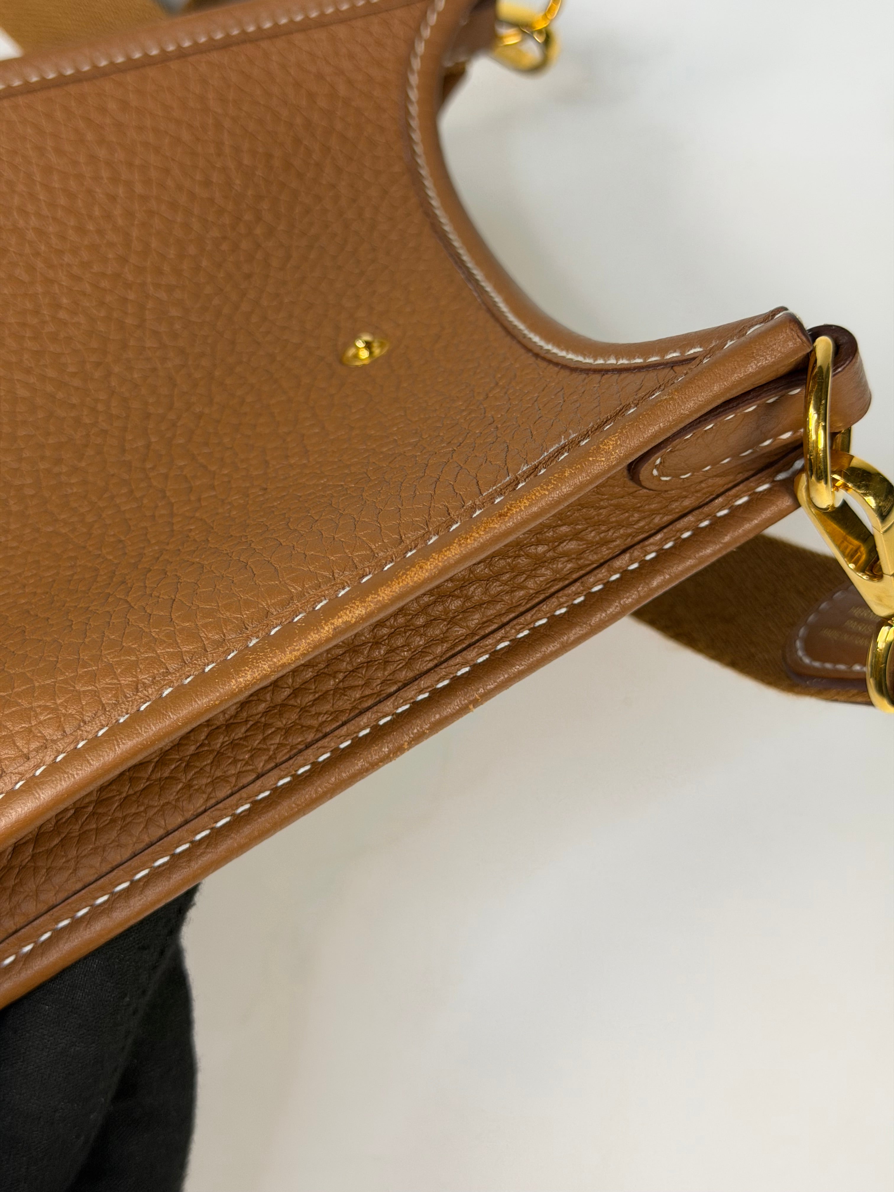 Hermès Evelyne TPM In Gold Clemence Leather With Gold Hardware In Very Good Condition 100% authentic and preloved