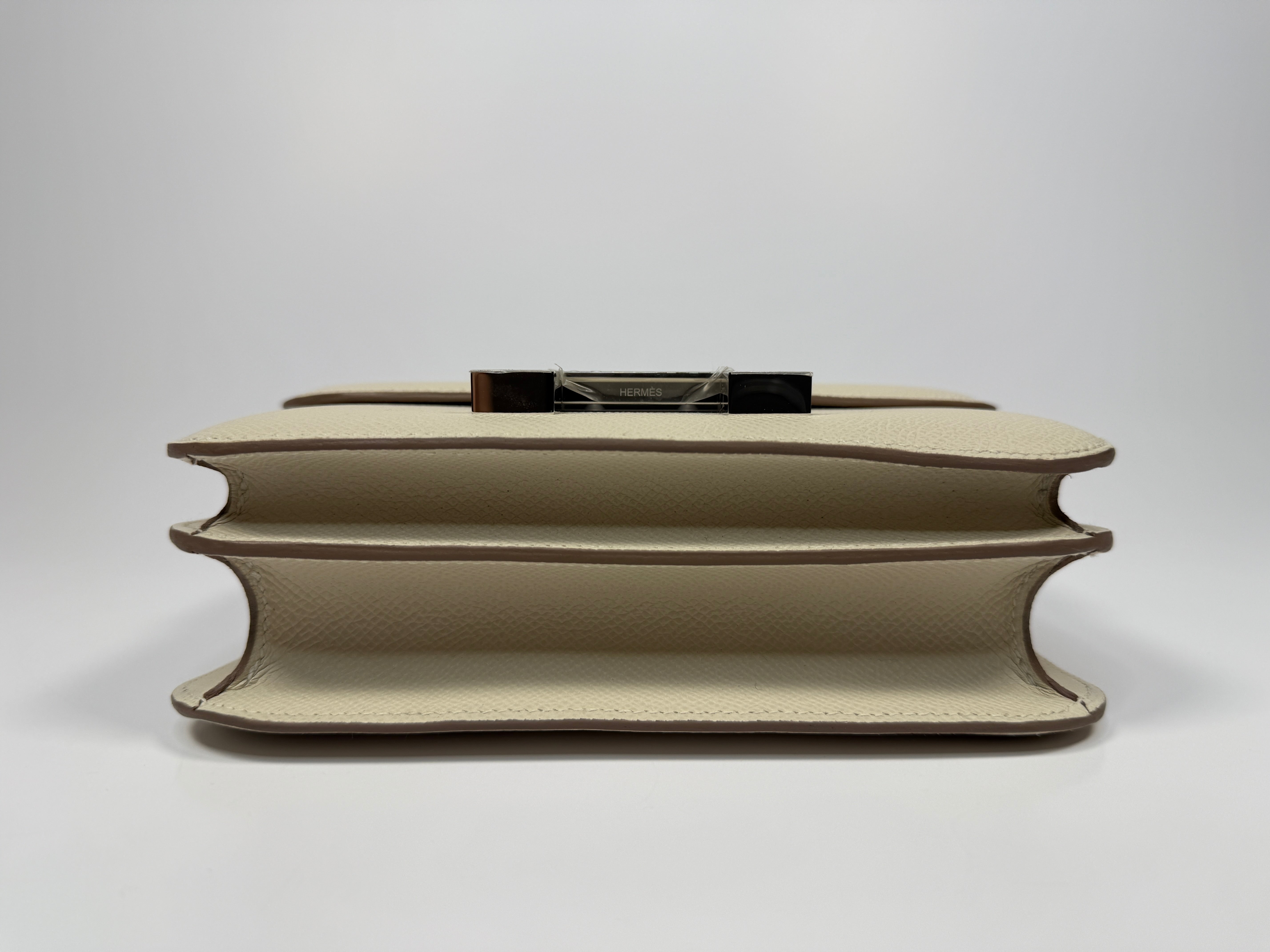 Hermès Constance 18 In Craie Epsom Leather With Lacquered Hardware , new and unused condition. Authentic and preloved. 