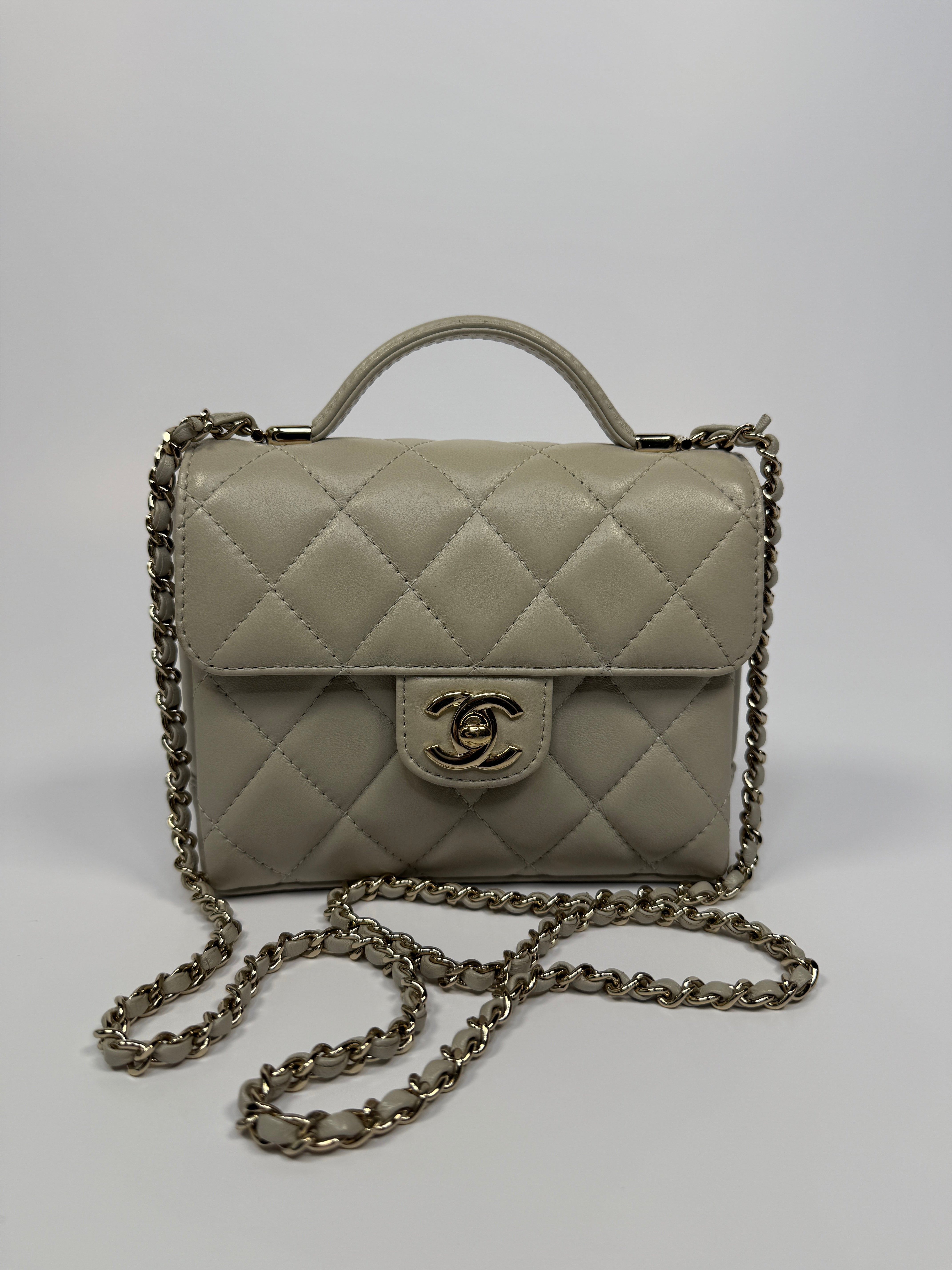 Chanel Seasonal Top Handle Flap Bag
Pre Loved & Authentic 