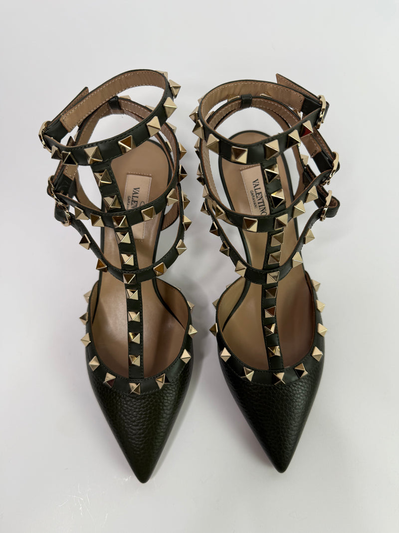 Valentino Garavani Rockstud Pumps (Size 37/UK4)
