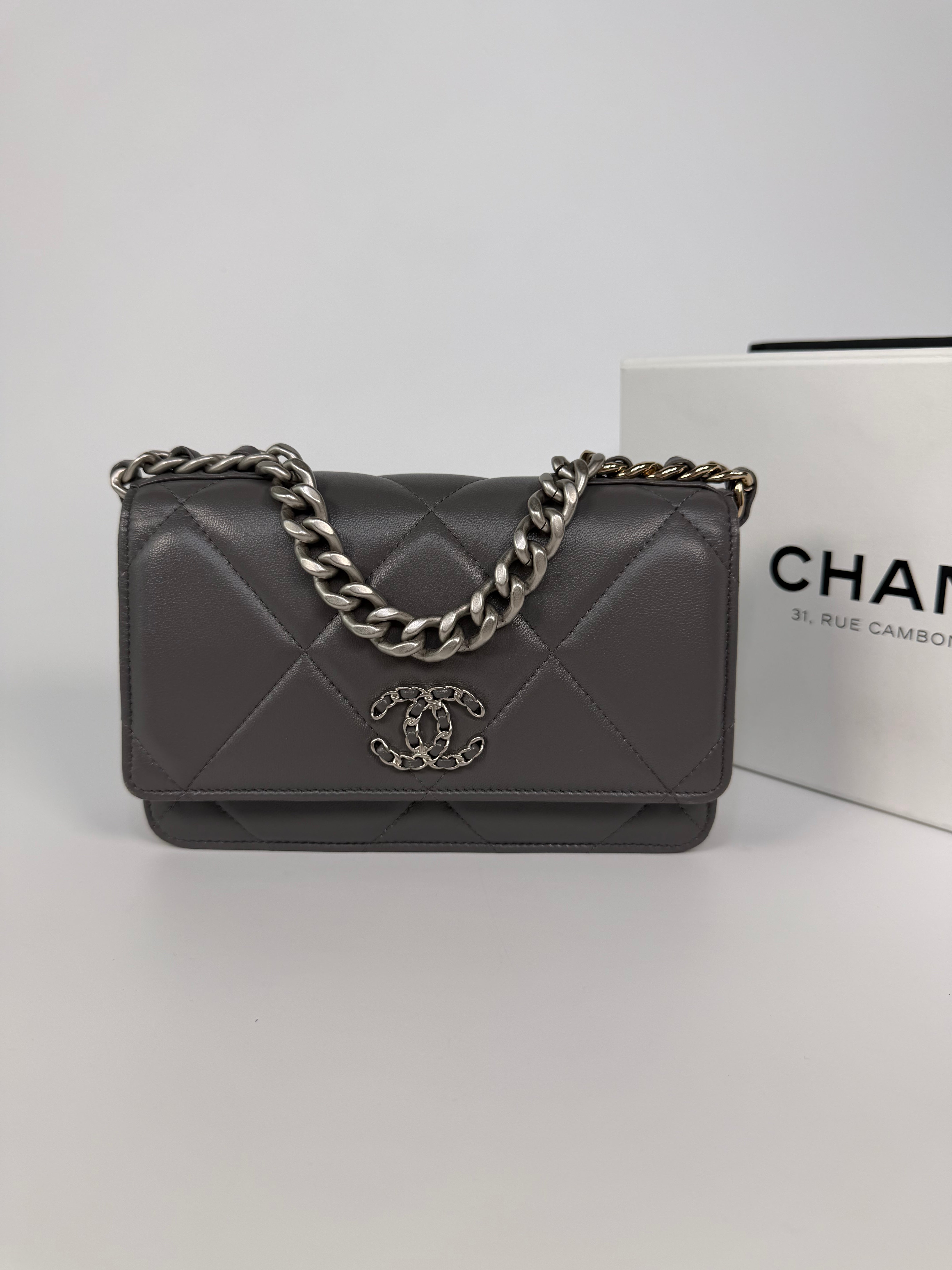Chanel 19 Wallet On Chain Grey Lambskin With Mixed Hardware. 100% authentic and preloved in excellent condition.