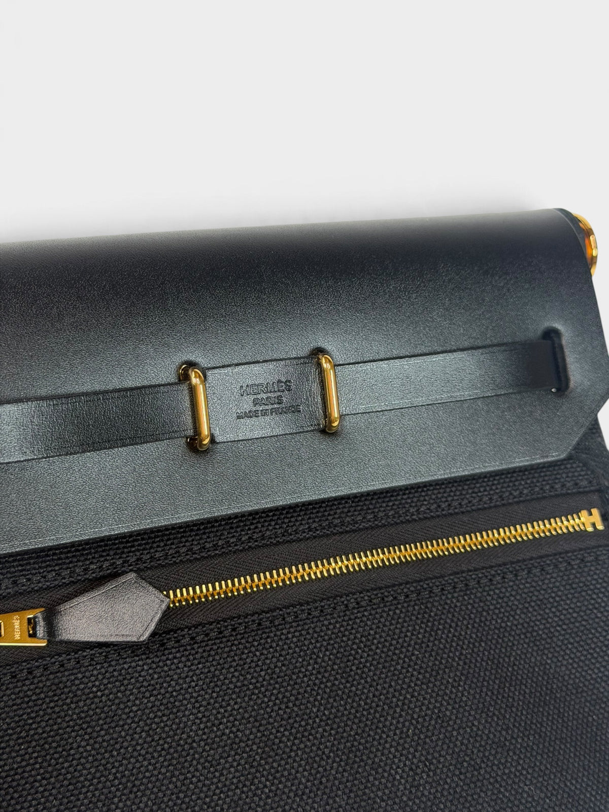 Hermès Herbag Zip 20 In Noir / Noir Canvas With Gold Hardware. Authentic and preloved in new and unused condition. 100% Guarantee