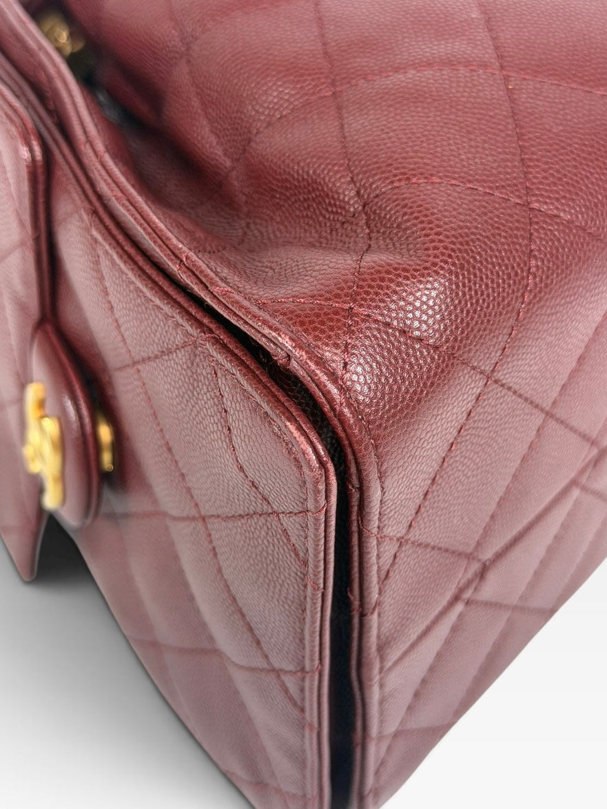 *Luxe Top Pick* Chanel 25 Small In Burgundy Caviar Leather With Gold Hardware, Authentic and preloved in excellent condition. 100% guatantee