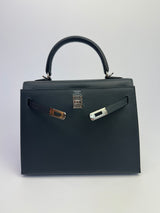 Hermès Kelly Sellier 25 In Gris Misty Epsom Leather With PHW
