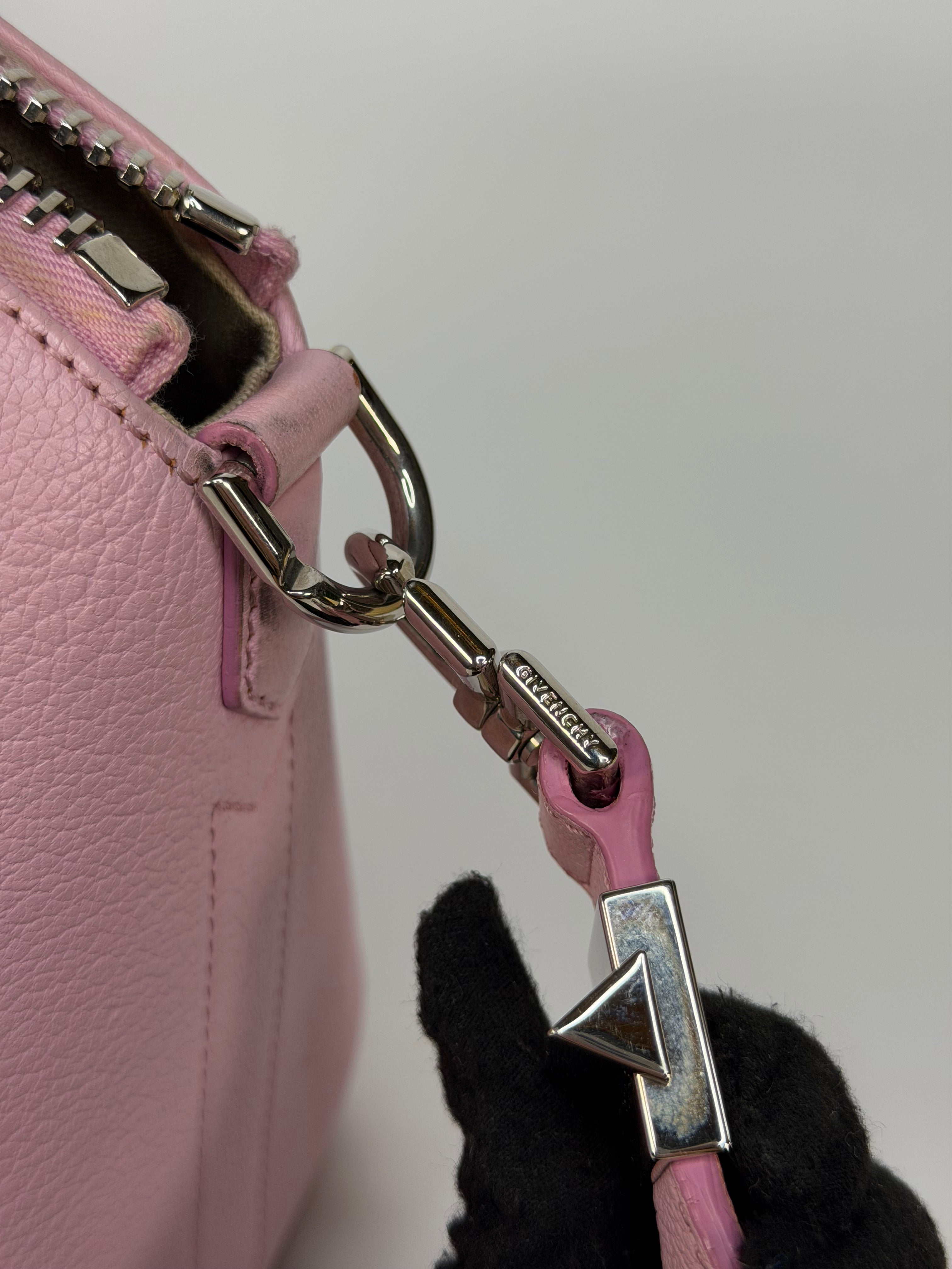 Givenchy Antigona In Pink Goatskin Leather With Silver Hardware. Authentic and preloved in very good condition.