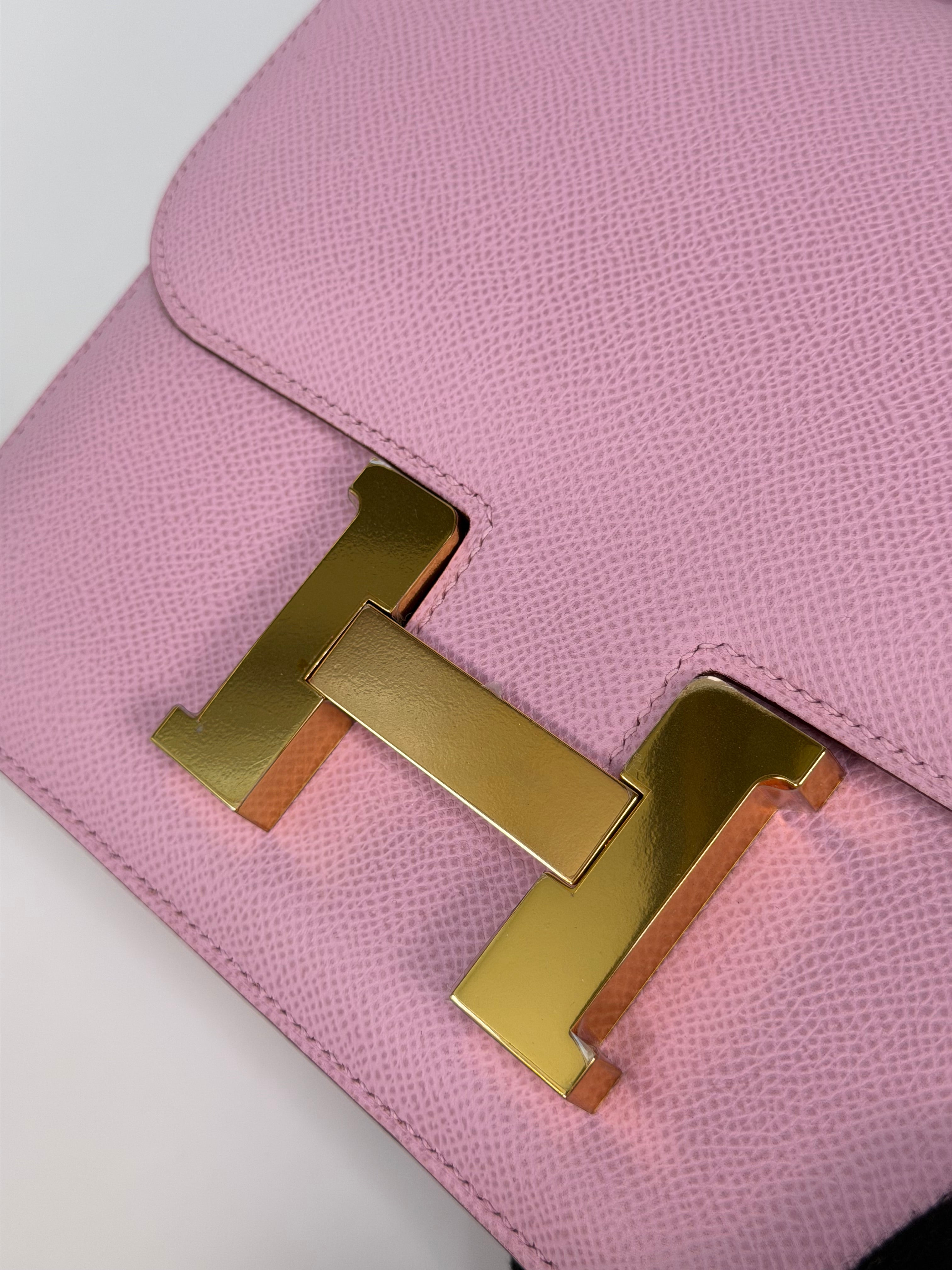Hermès Constance 22 In Mauve Sylvester Epsom Leather With Rose Gold Hardware. Authentic and preloved in excellent condition. 100% guarantee.