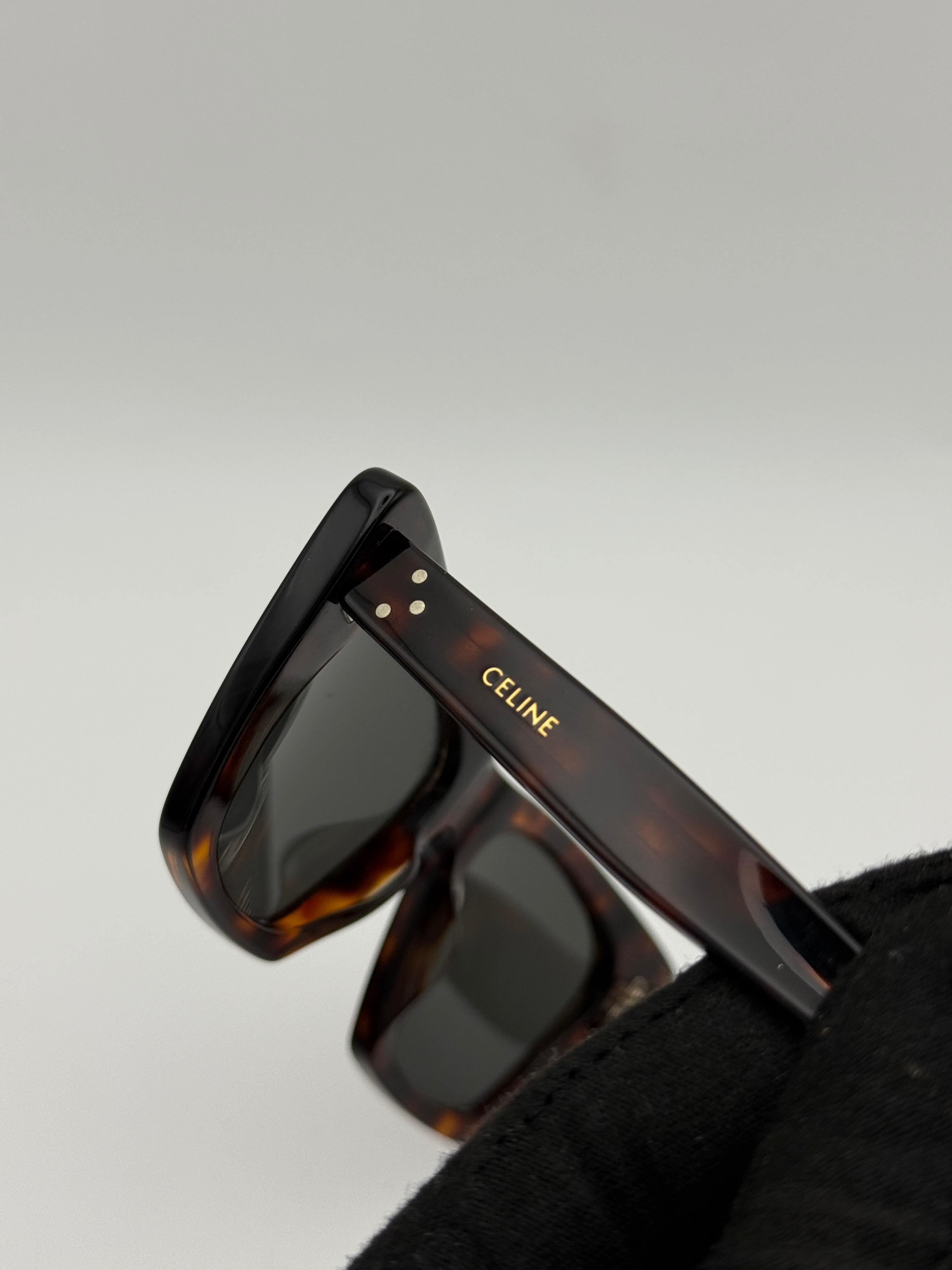 Celine CL401871 Sunglasses. Authentic and preloved in excellent condition. 100% Authenticity guarantee 