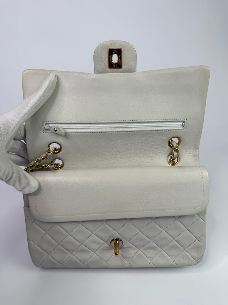 Chanel Medium Vintage Classic Flap In White Lambskin GHW