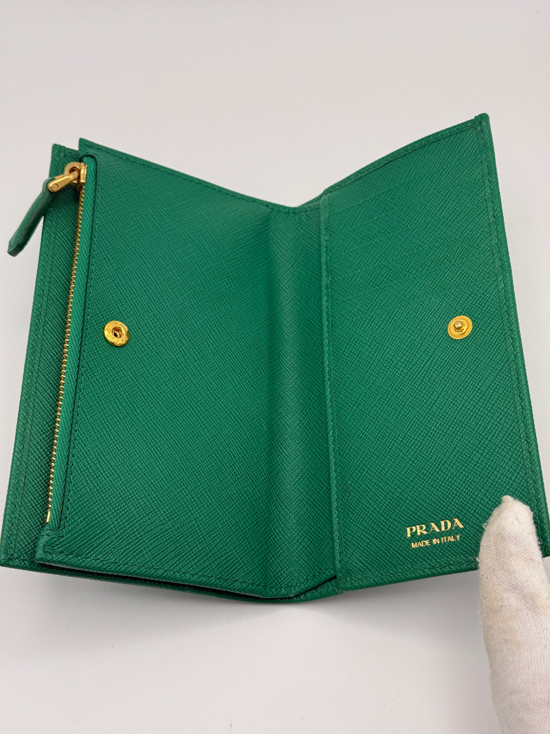 Prada Large Wallet In Green Saffiano Leather