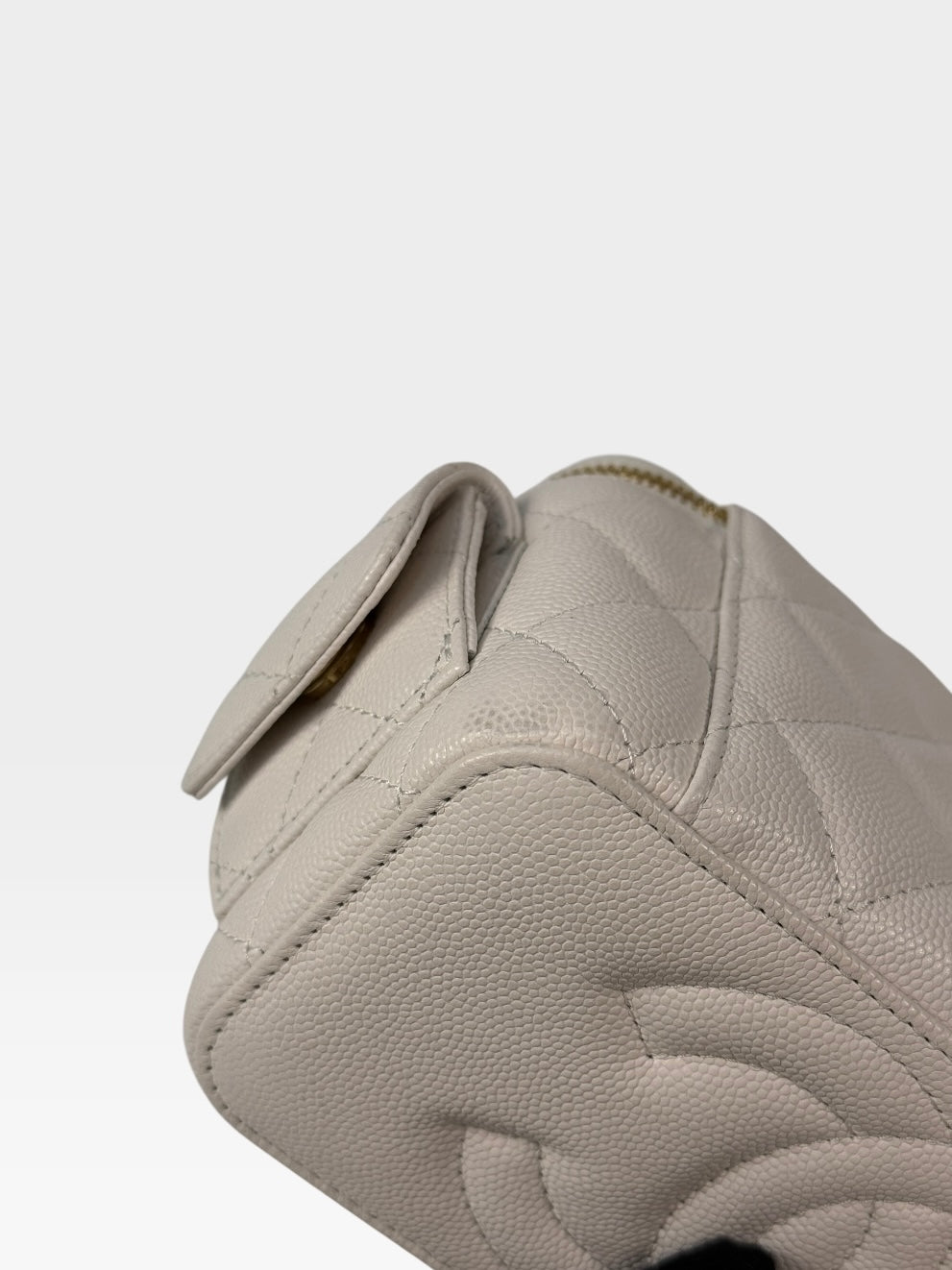 Chanel Vanity Top Handle  Multi Pockets In White Caviar Leather With Gold Hardware. 100% authentic and preloved in excellent condition