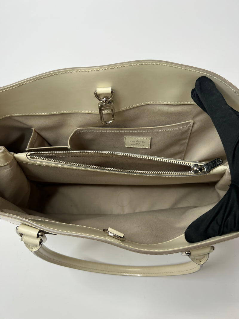 Louis Vuitton Passy Bag In White Ivory Epi Leather